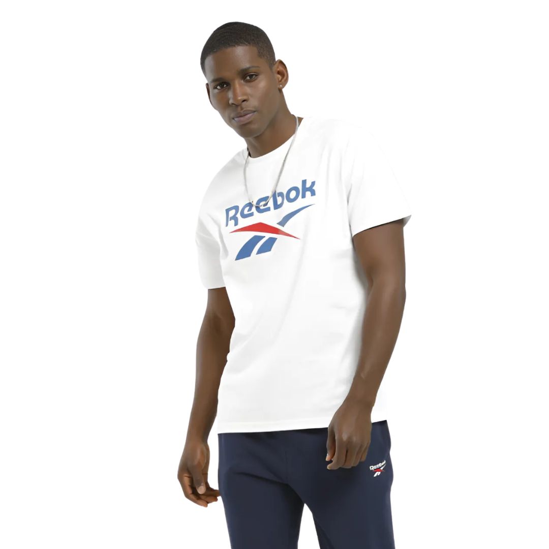 تي شيرت بشعار هوية كبير ومكدس