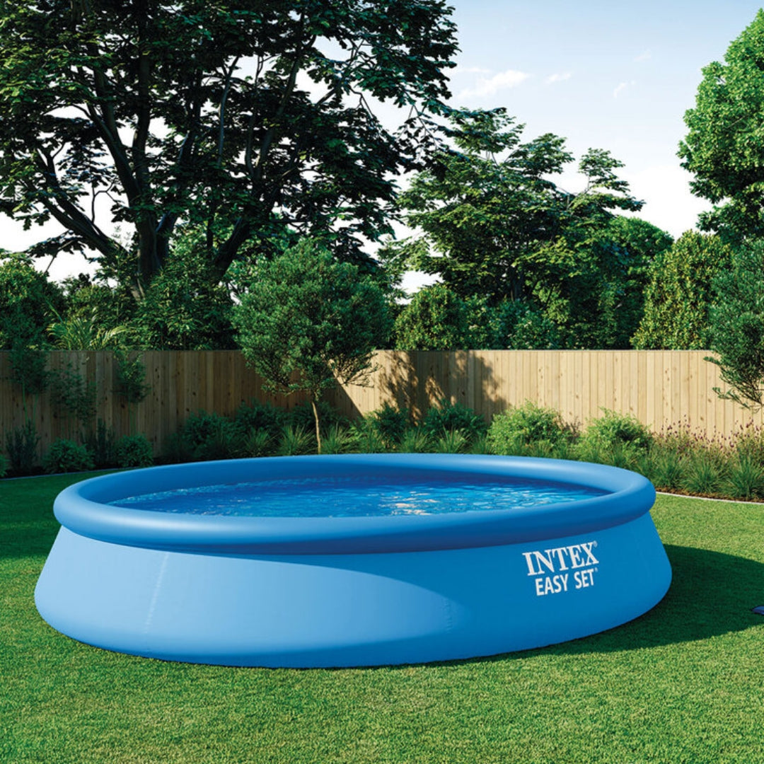 Easy Set Swimming Pool Set