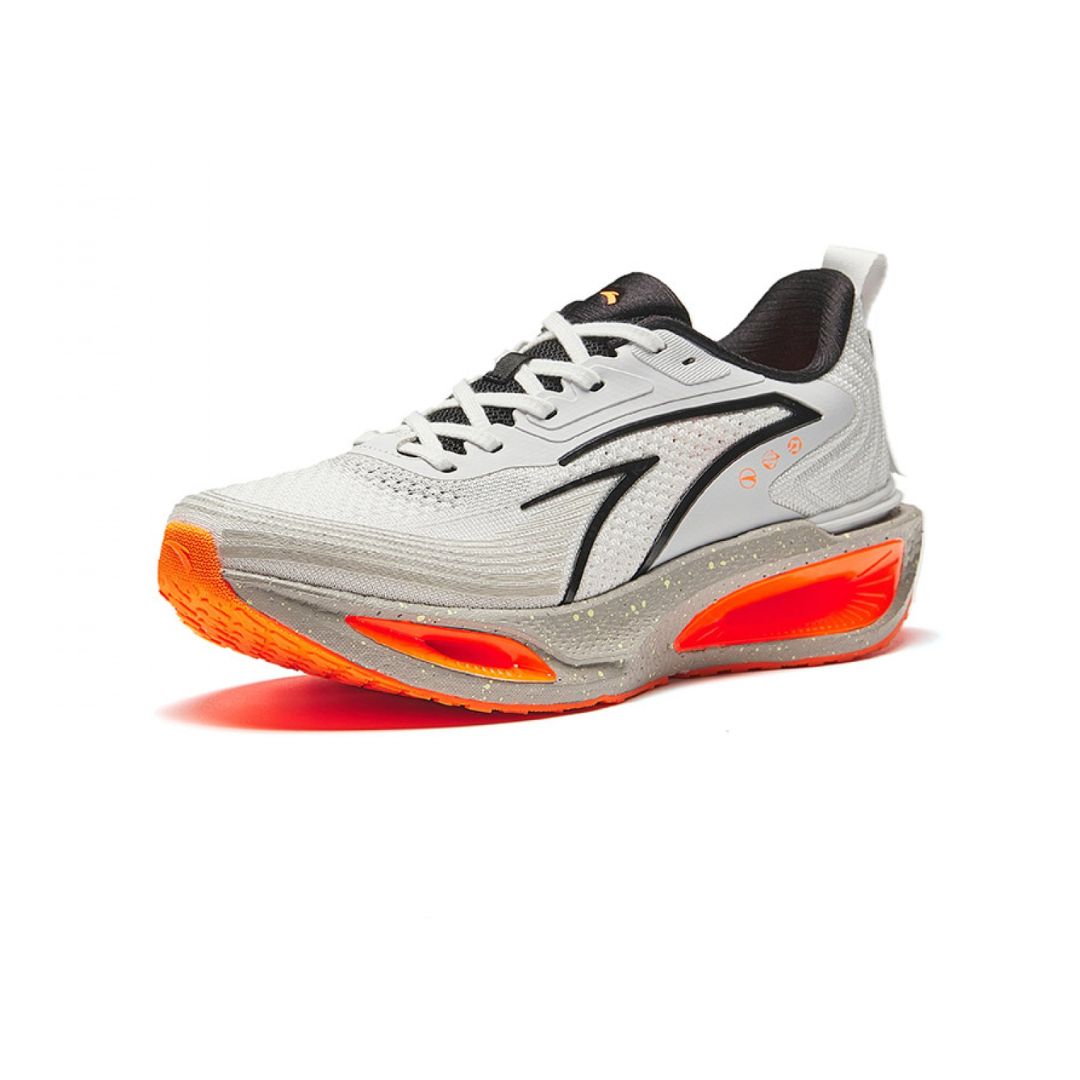 حذاء جري وورمهول