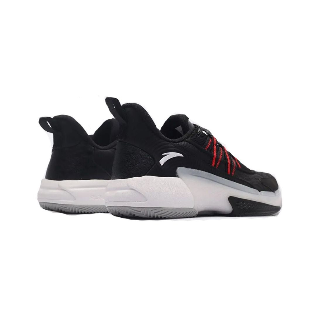 حذاء أدفانس