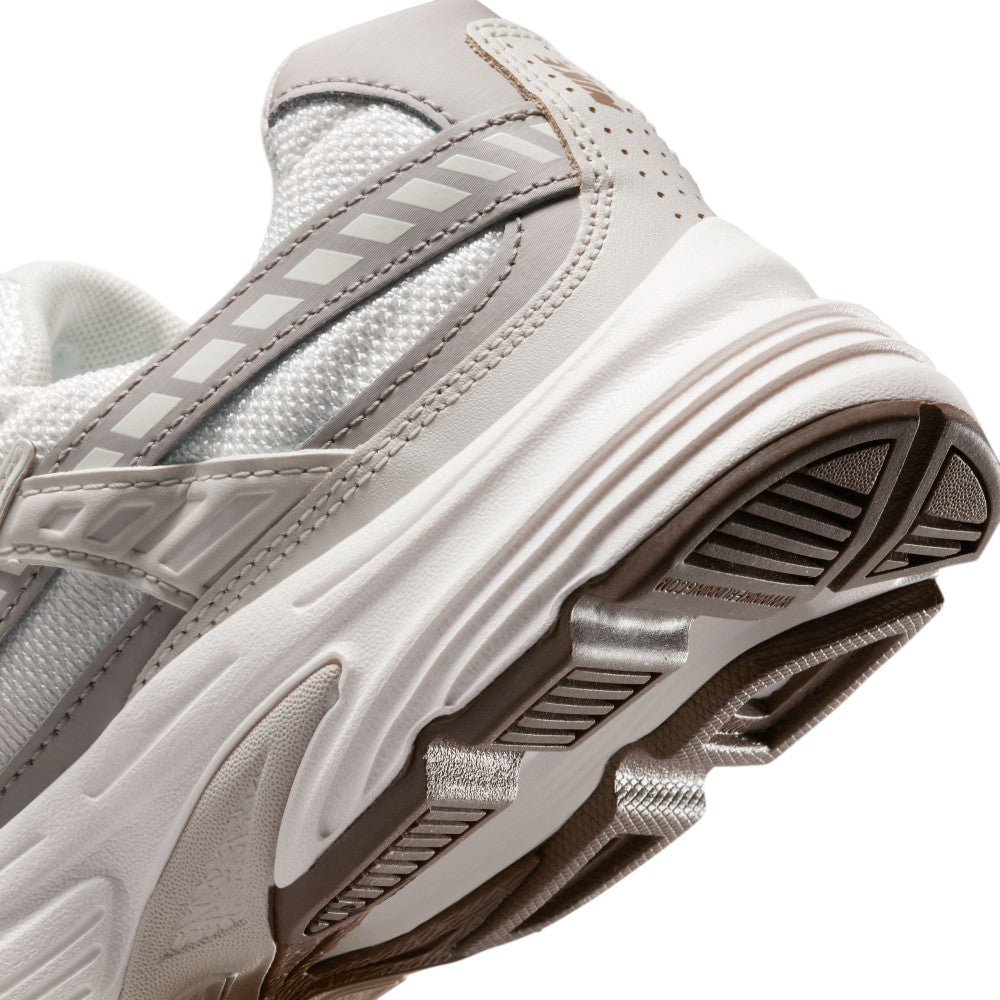 حذاء للاستخدام اليومي إنشييتور