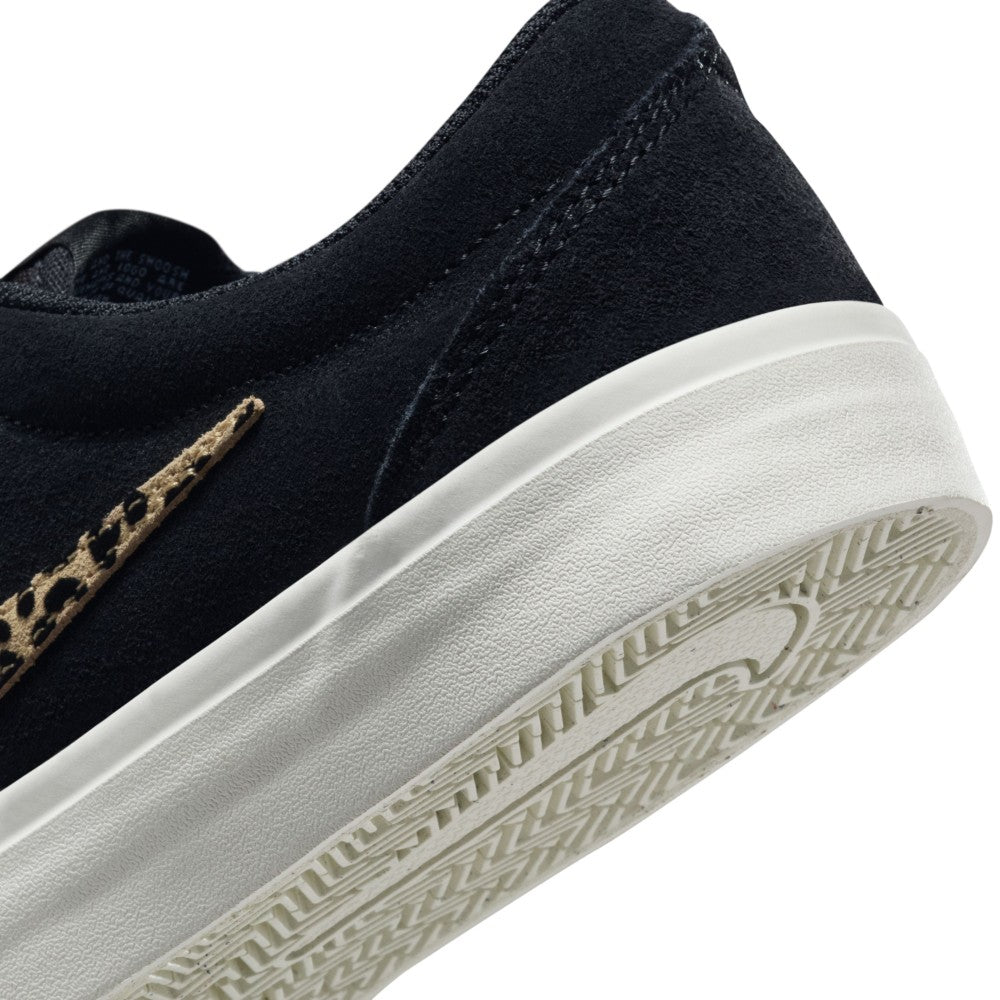 Charge Suede SE Lifestyle Shoes