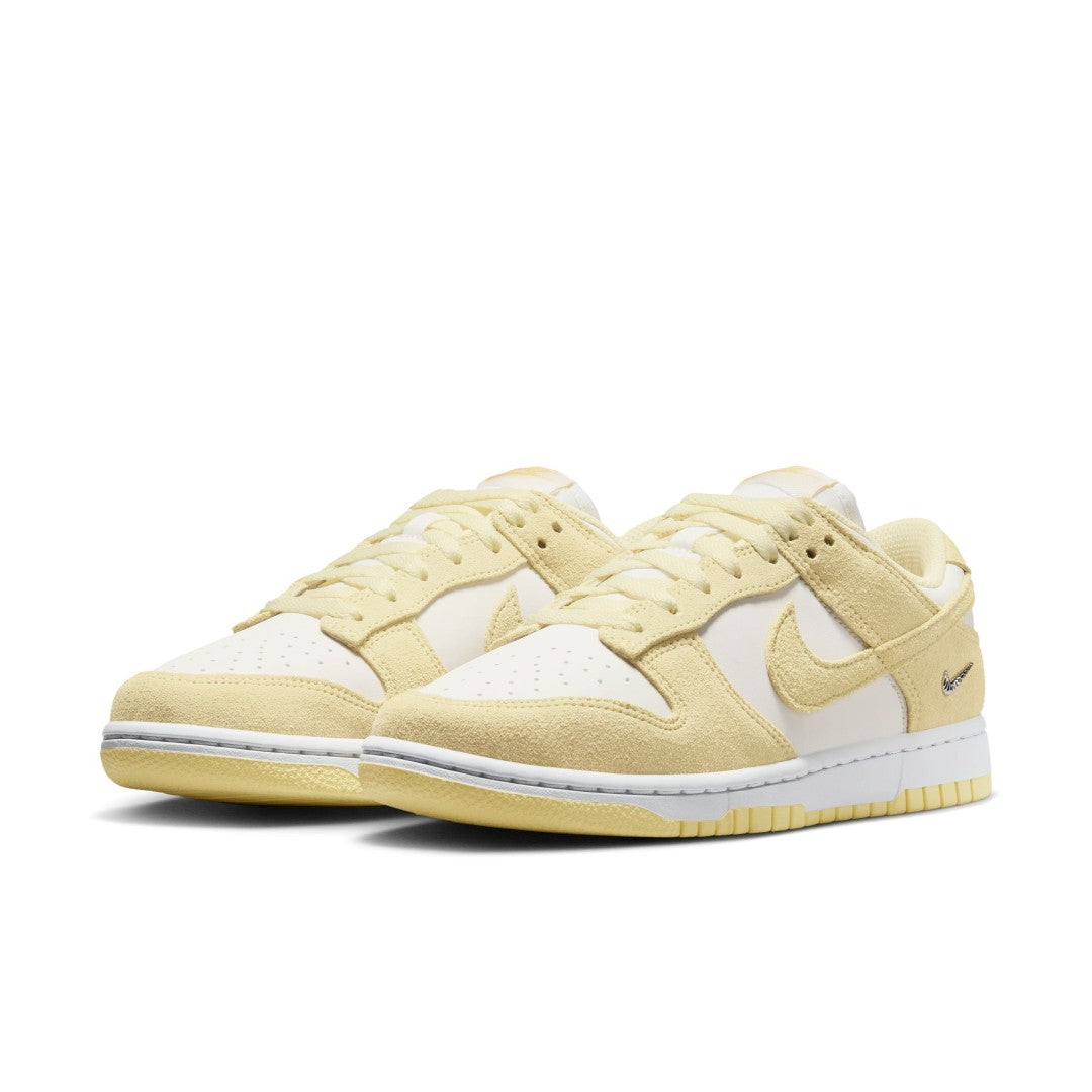 Dunk Low SE Shoes