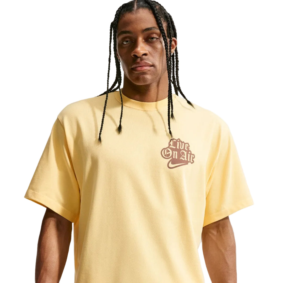 Solo Swoosh Graphic T-Shirt