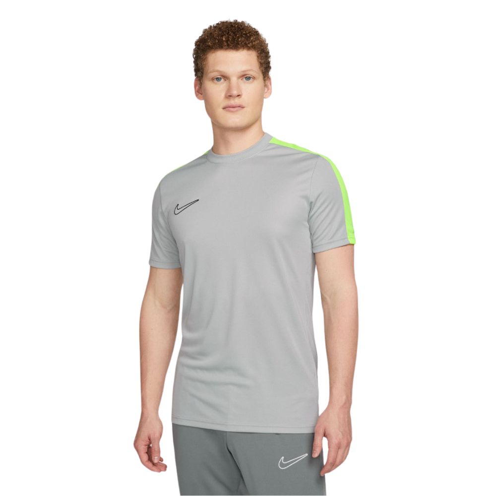 تيشيرت أكاديمي