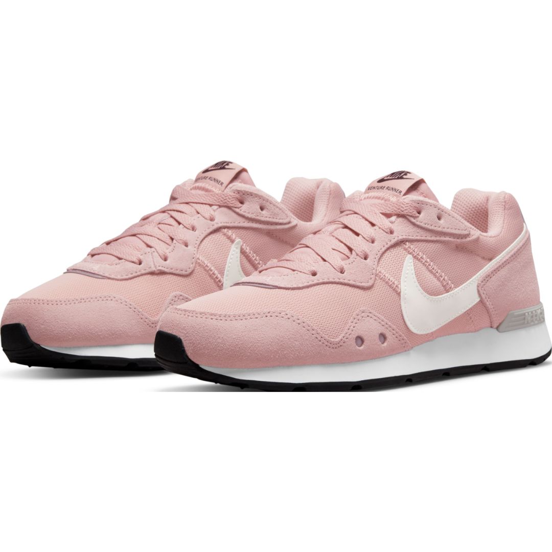 Venture Runner Lifestyle Shoes
