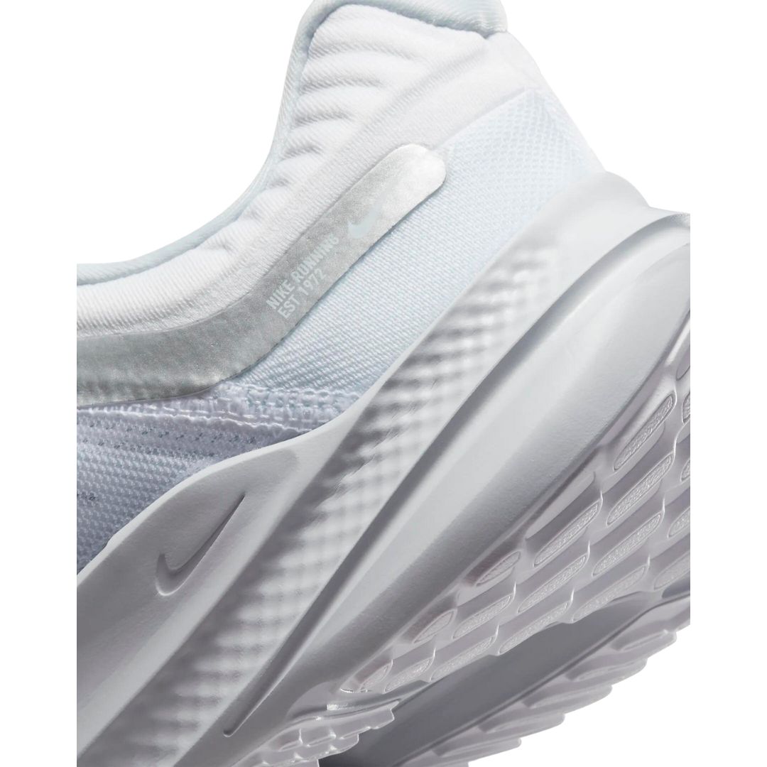 Quest 5 Running Shoes