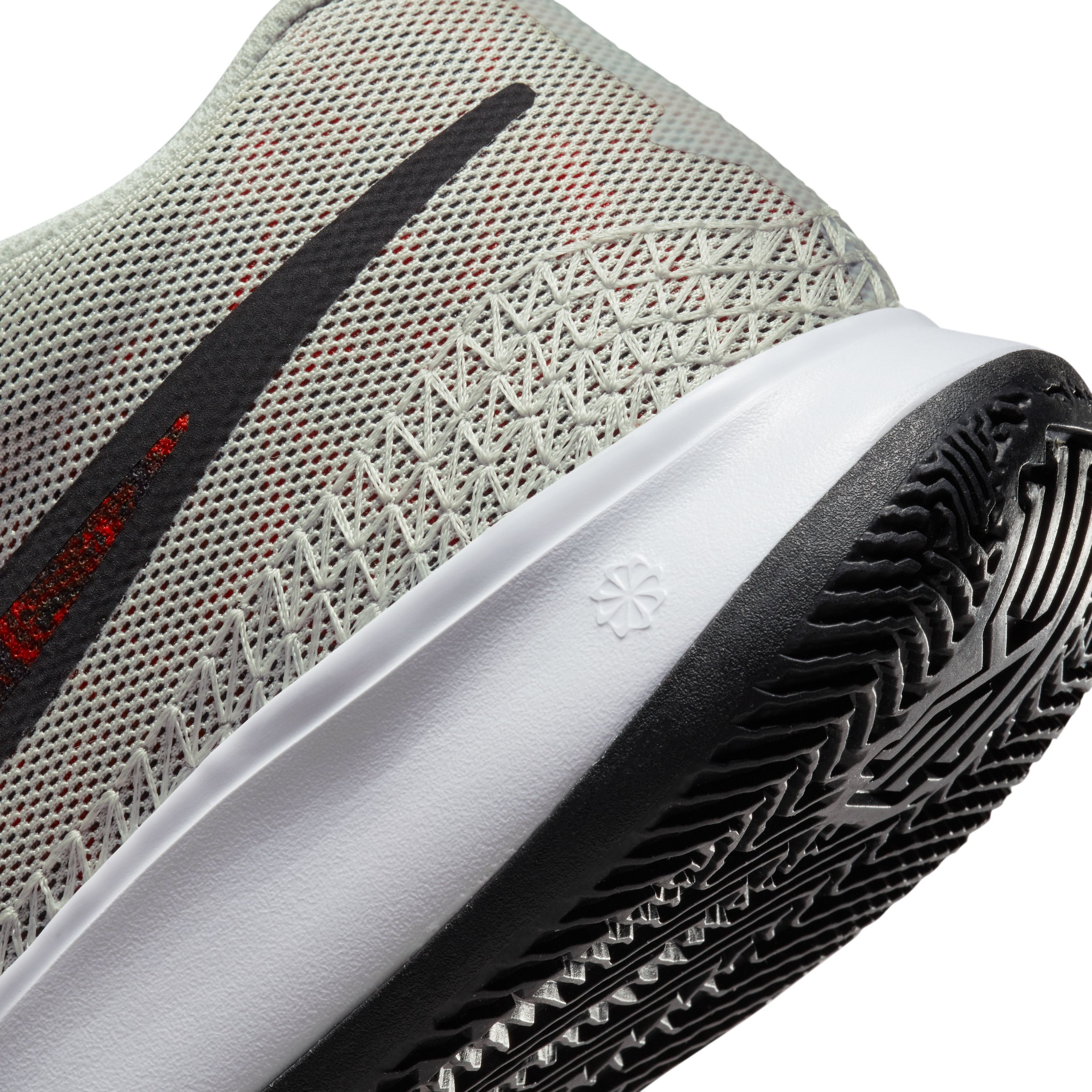 Kyrie Flytrap VI Basketball Shoes