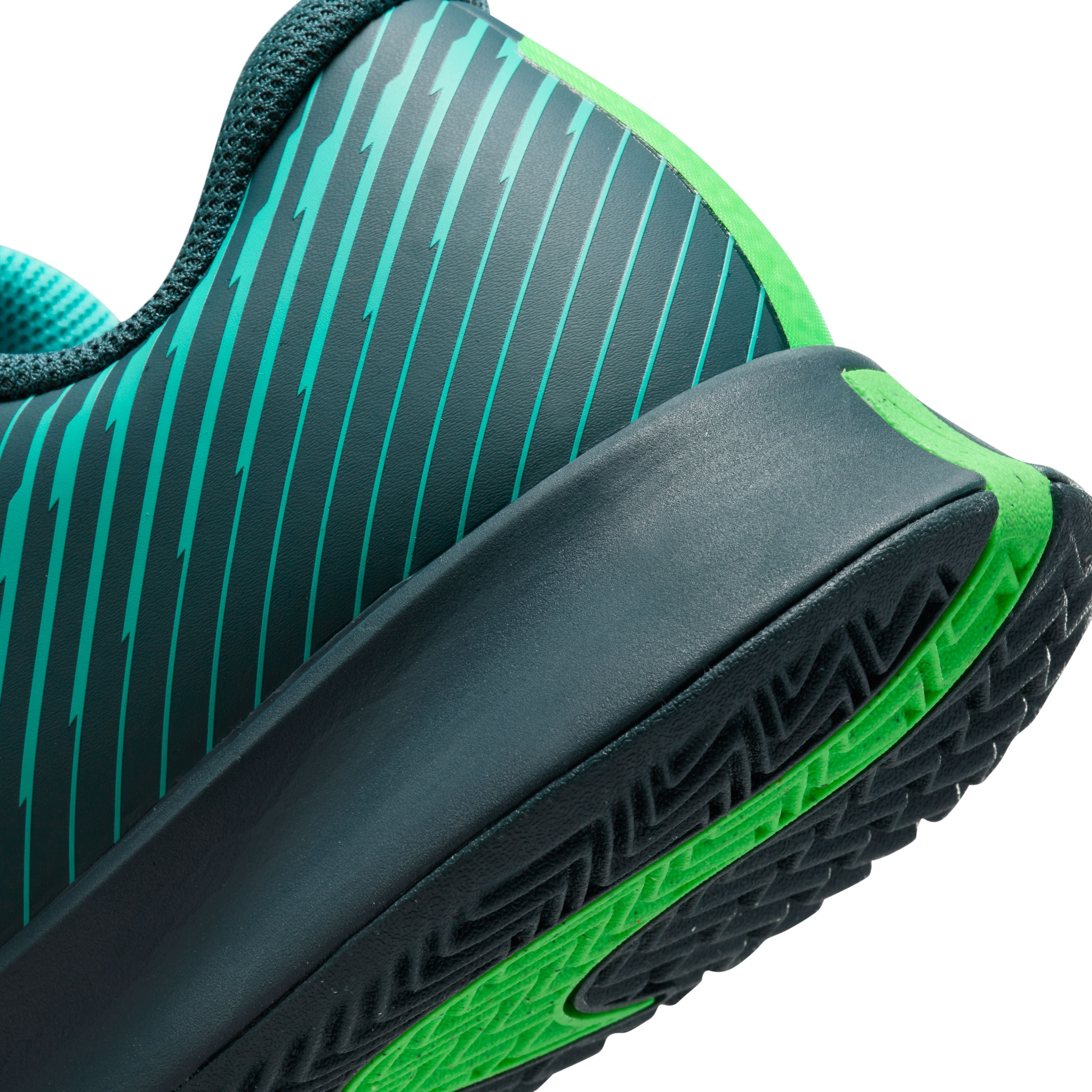 حذاء تنس كورت اير زوم فابور برو 2 كلاي