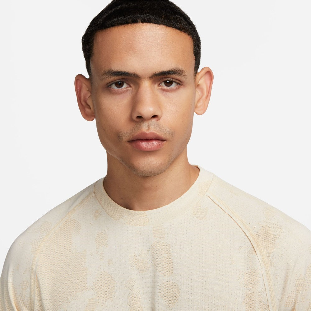 Dri-FIT ADV APS Engineered Fitness T-shirt