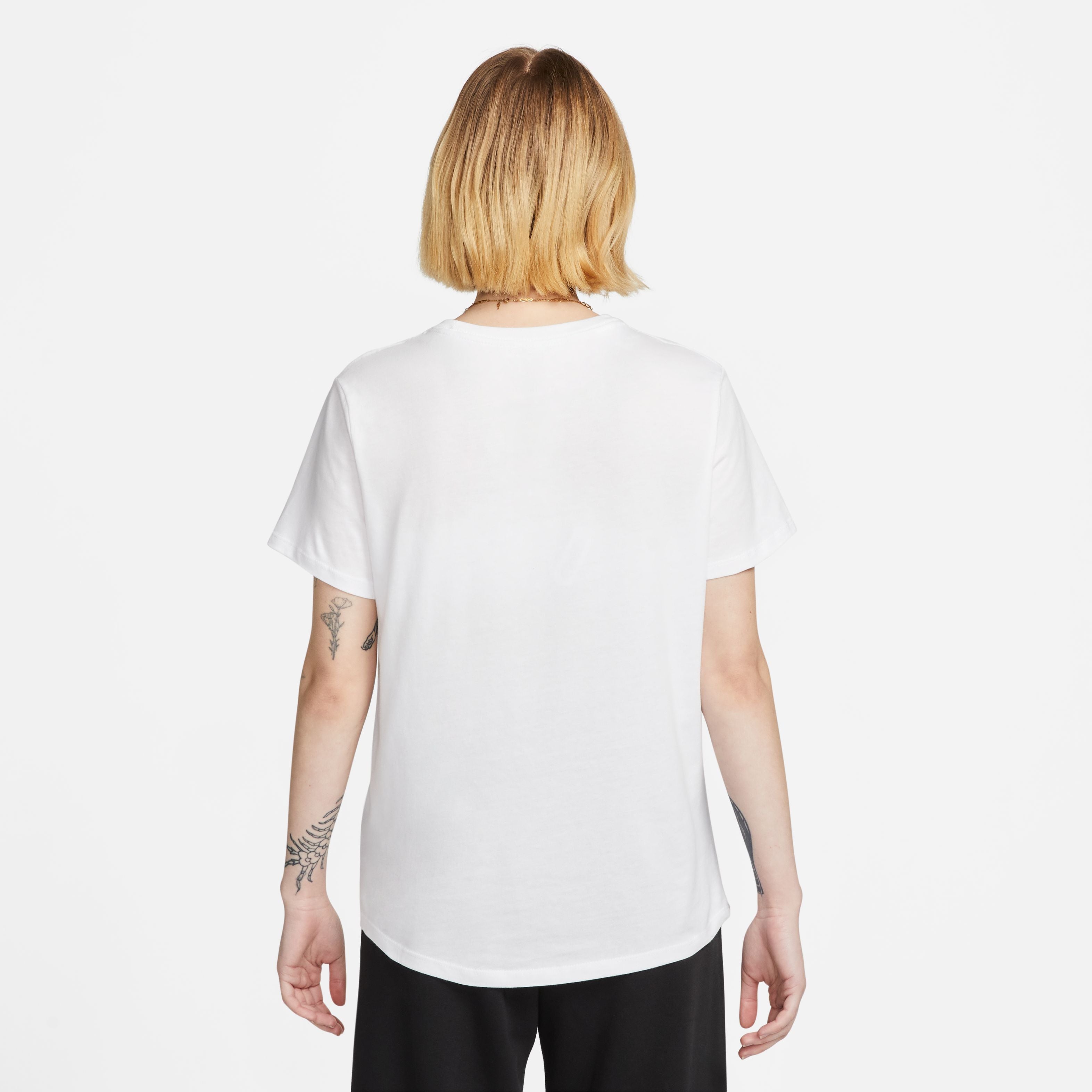 Sportswear Essential T-Shirt