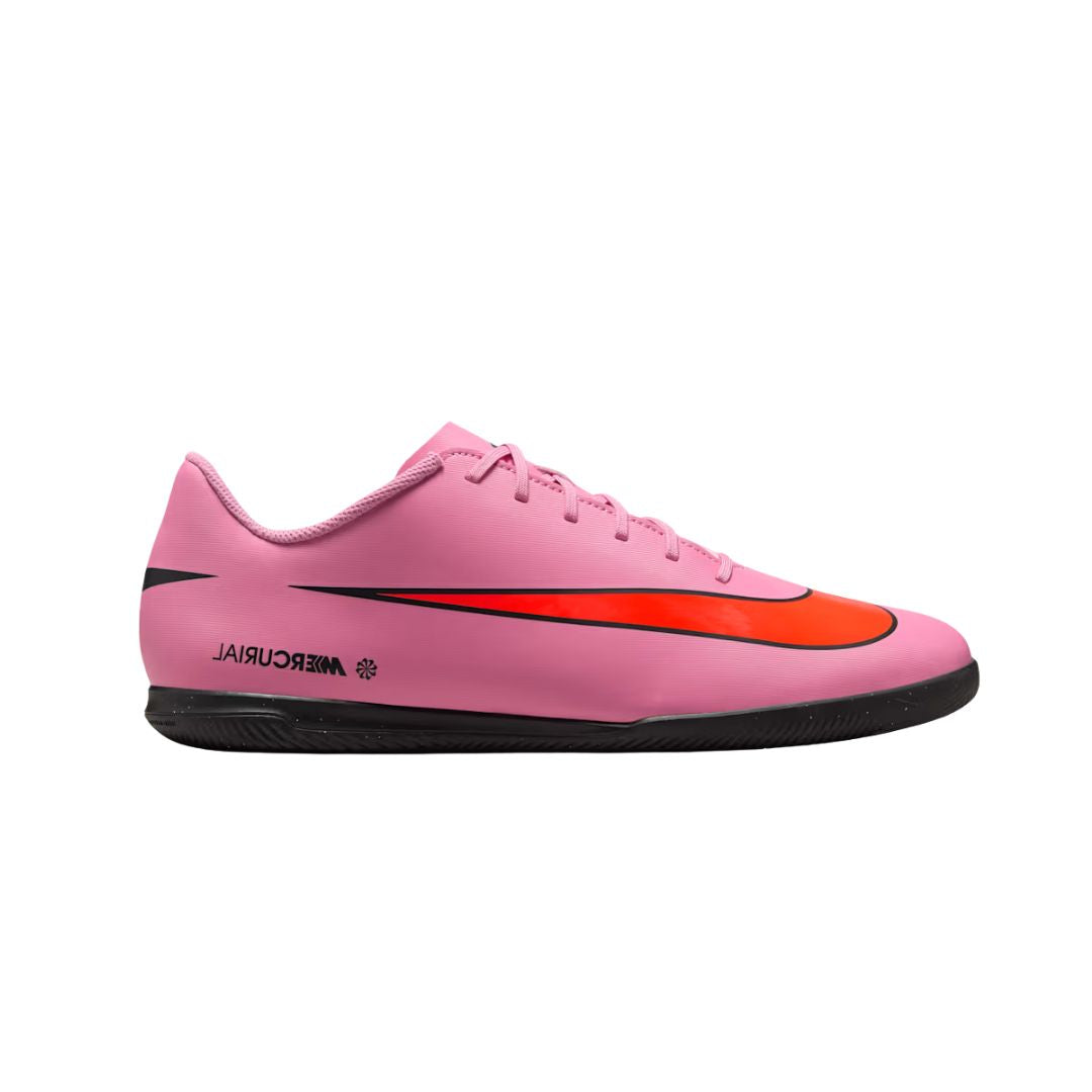 حذاء كورة داخلي