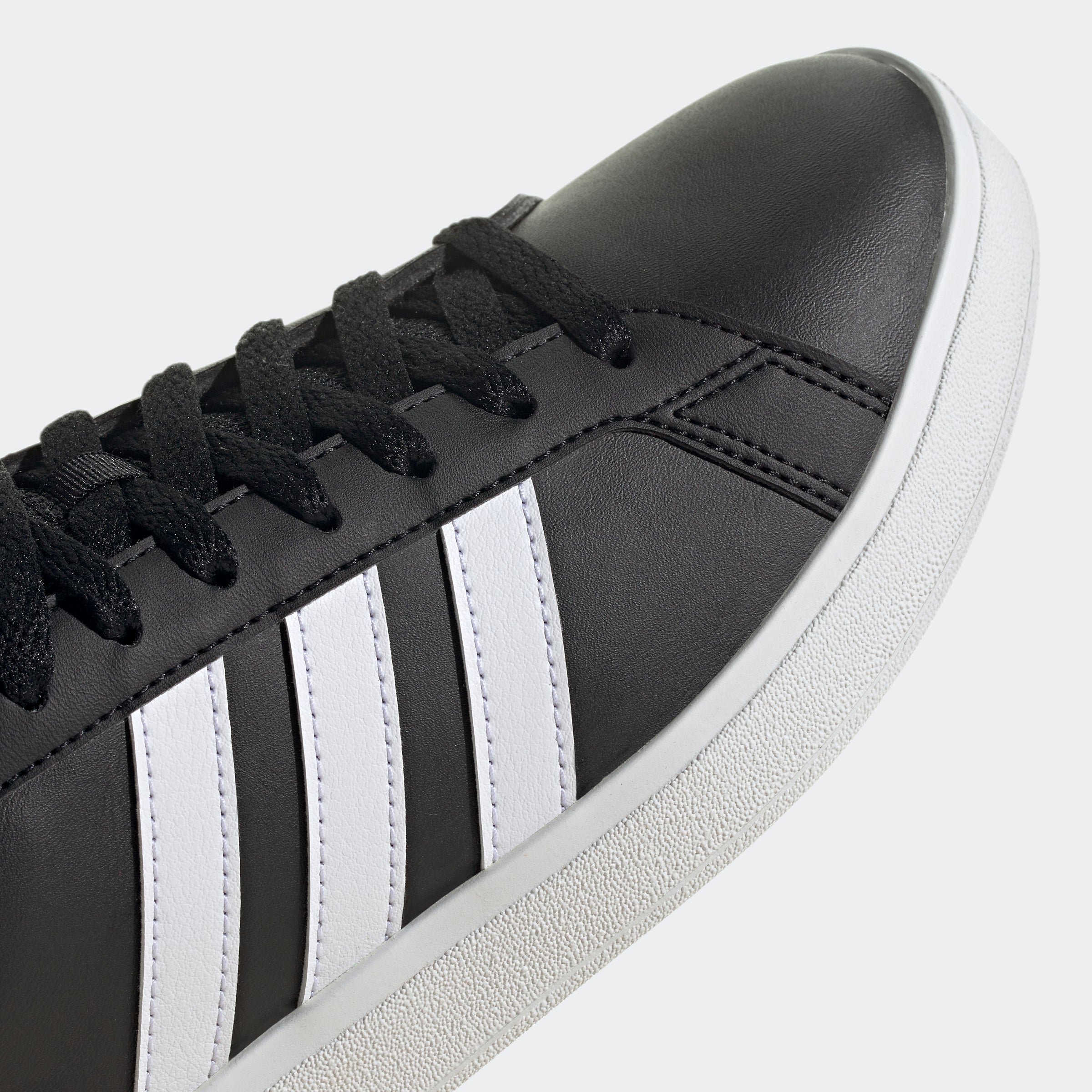 حذاء للاستخدام اليومي جراند كورت تي دي