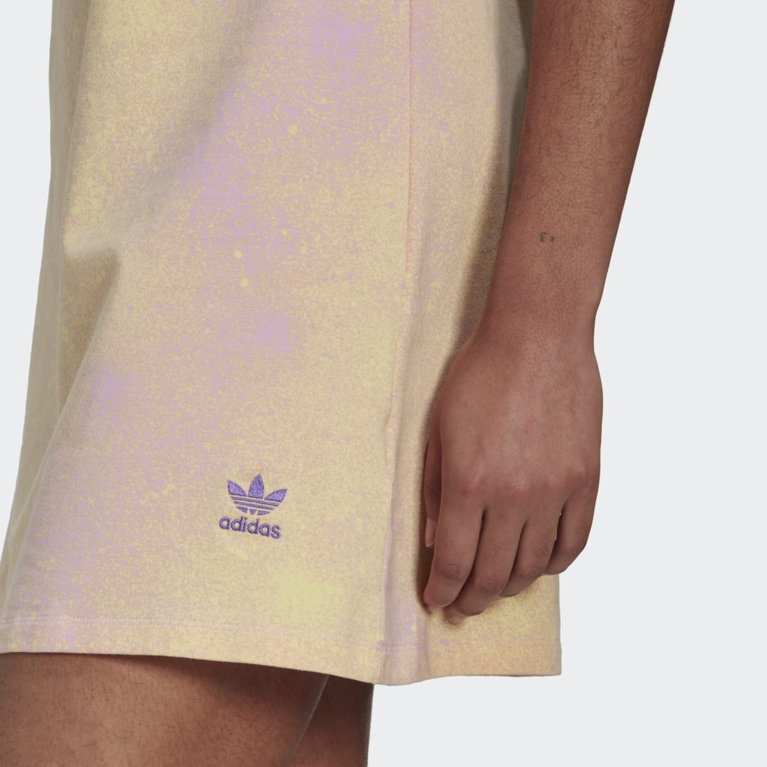 فستان بطباعة شاملة