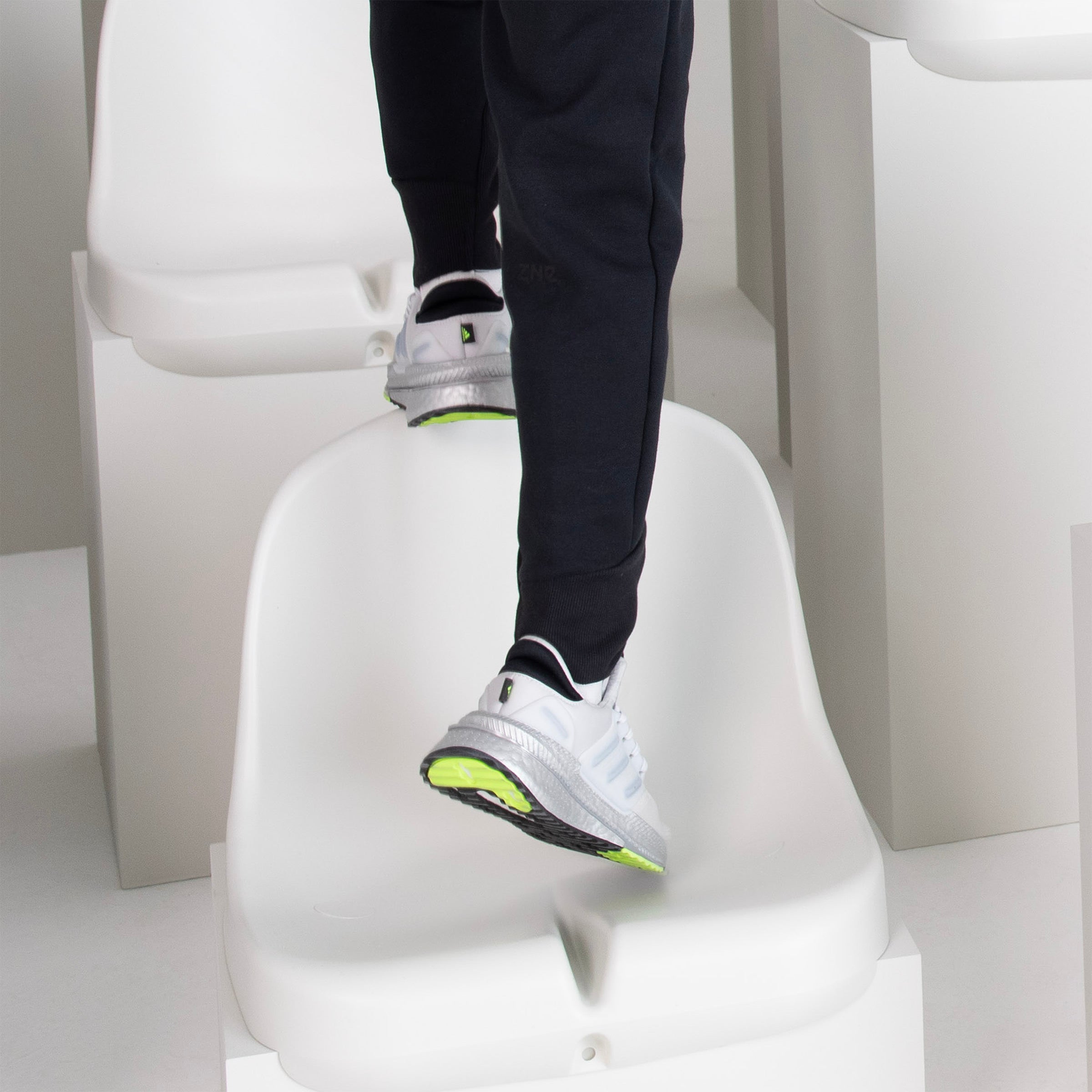 Bold 3-Stripes Cushioned Crew Socks 3 Pairs