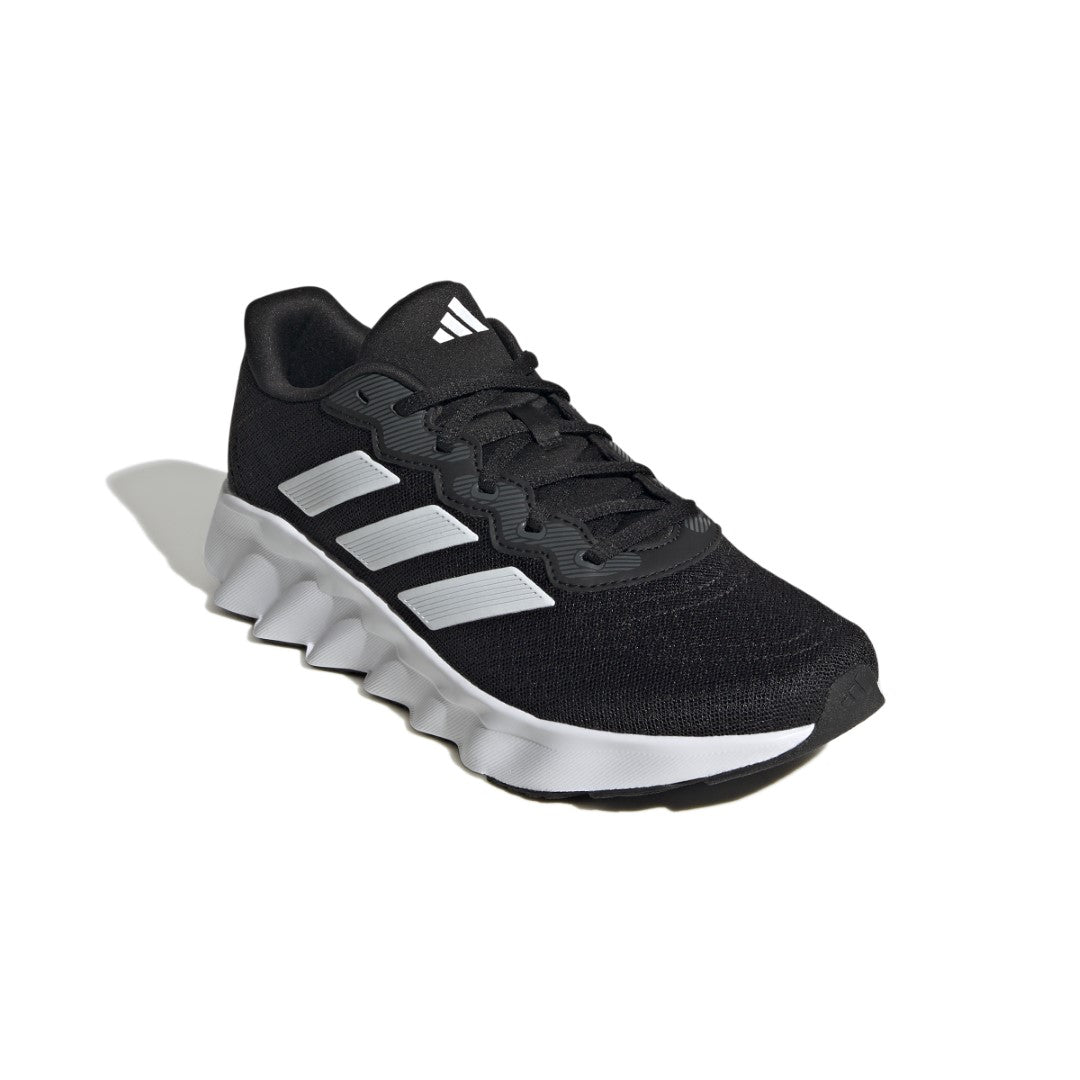 حذاء جري سويتش موف