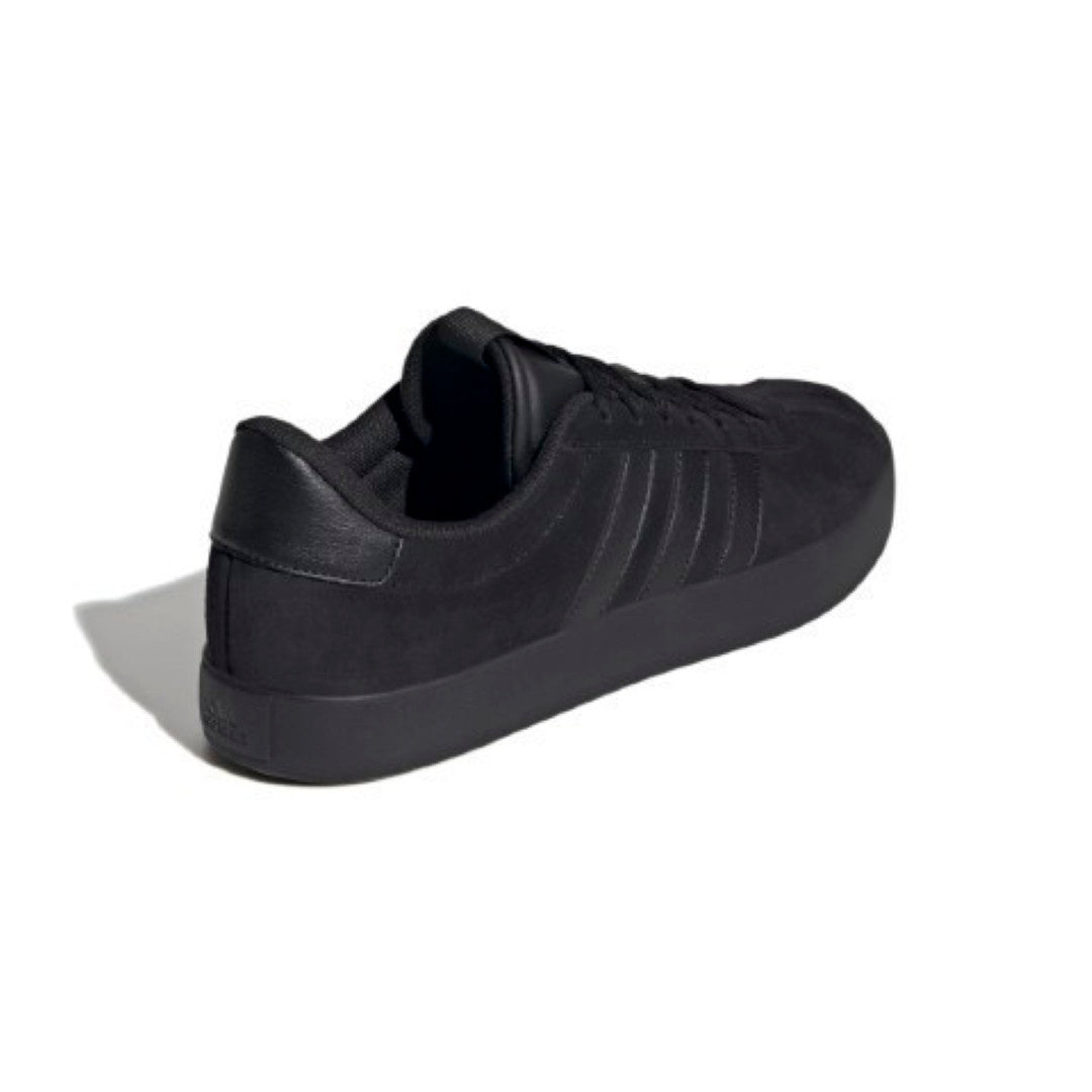 حذاء في ال كورت 3.0