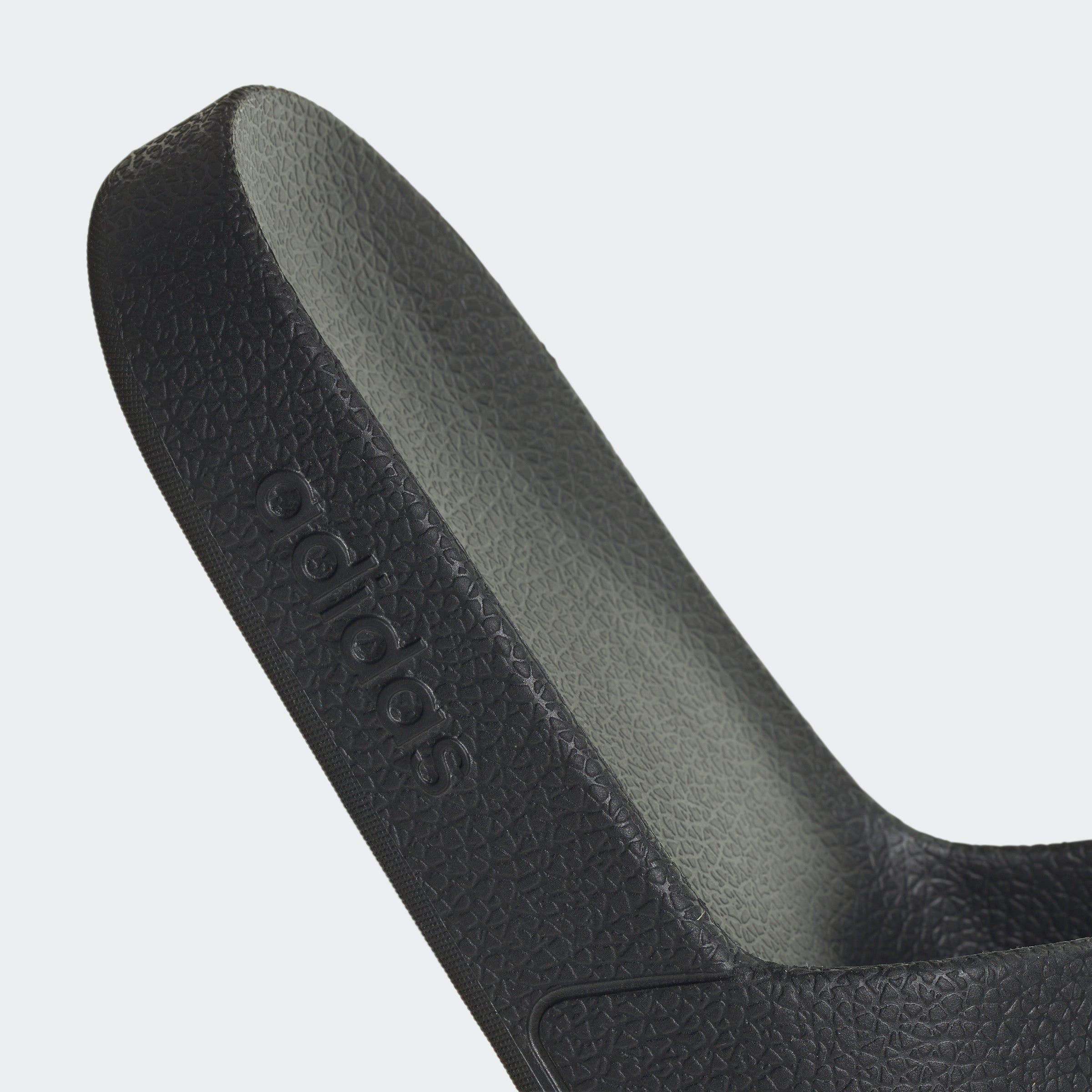 شبشب اديليت اكوا