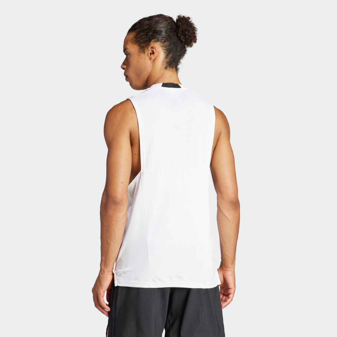 تم تصميمه للتدريب والتمرين HEAT.RDY Tank Top