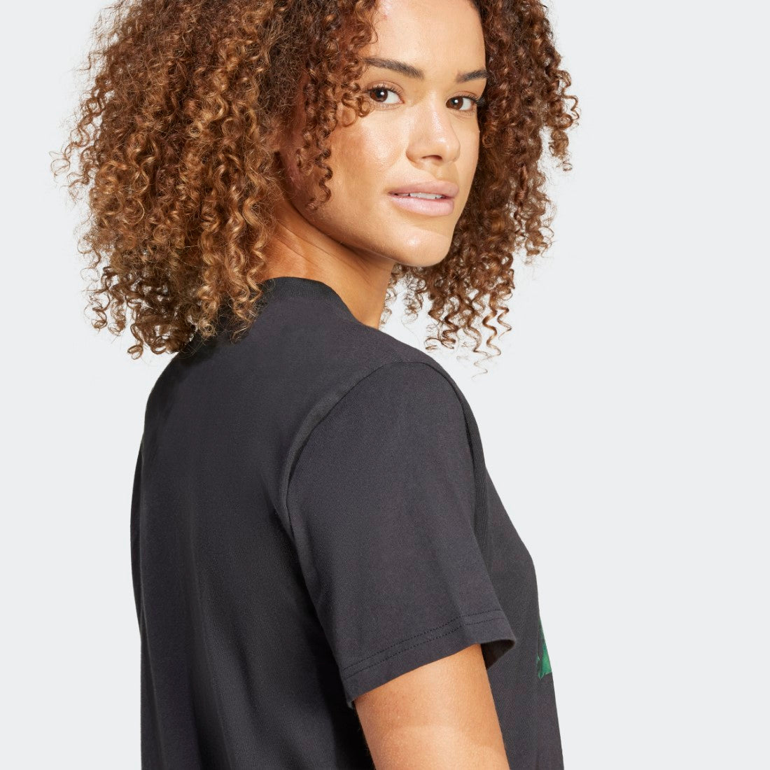 تيشيرت بلوجو كبير جرافيك