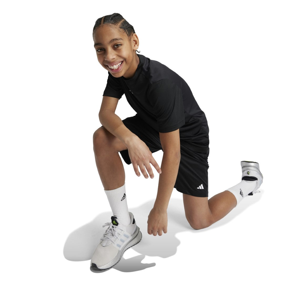 Train Essentials Logo Regular Fit Shorts