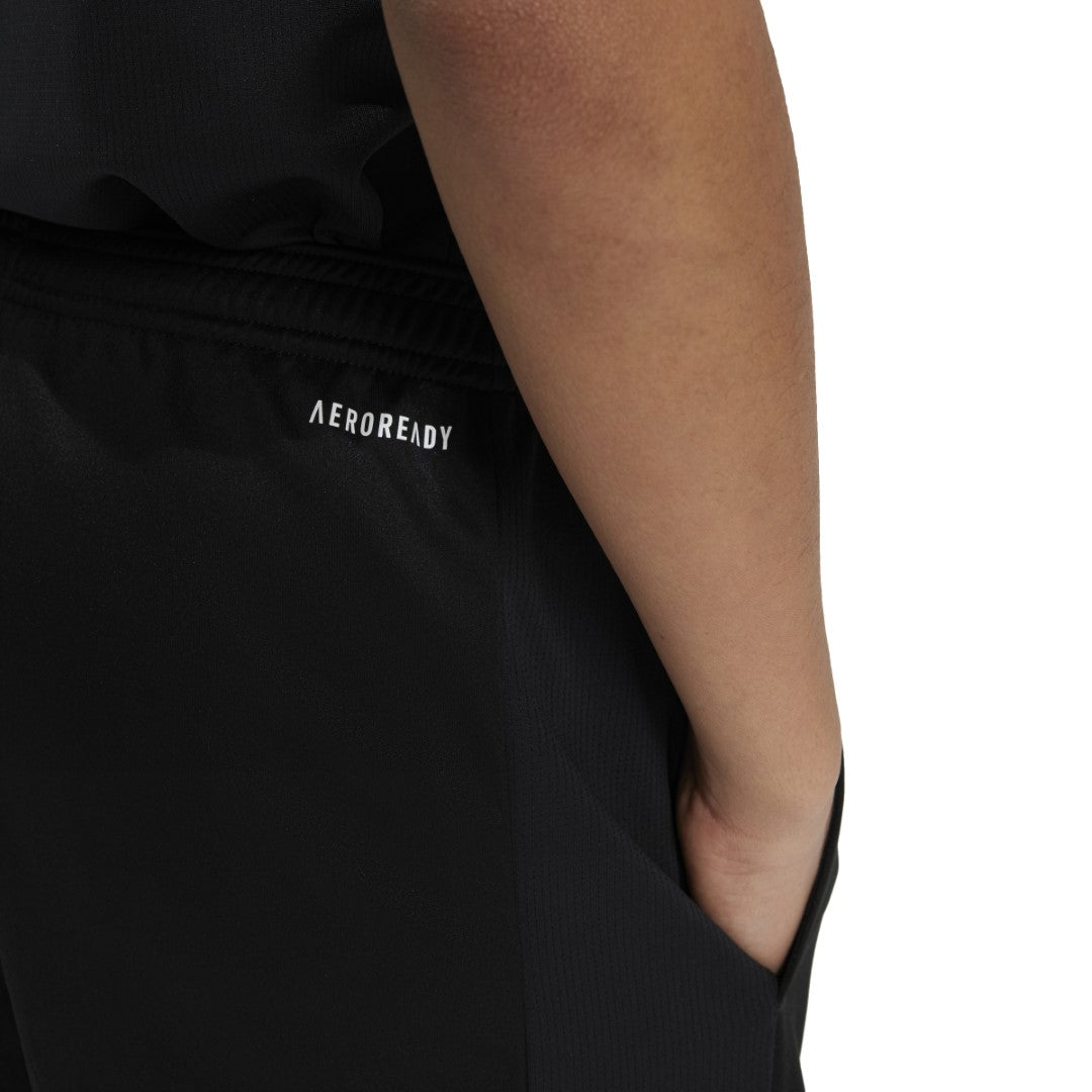 Train Essentials Logo Regular Fit Shorts