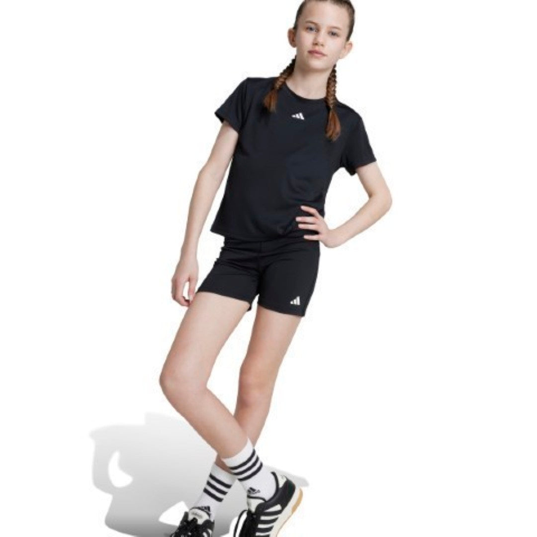 تيشيرت تدريب بفتحة عادية بشعار ترين إسينشالز