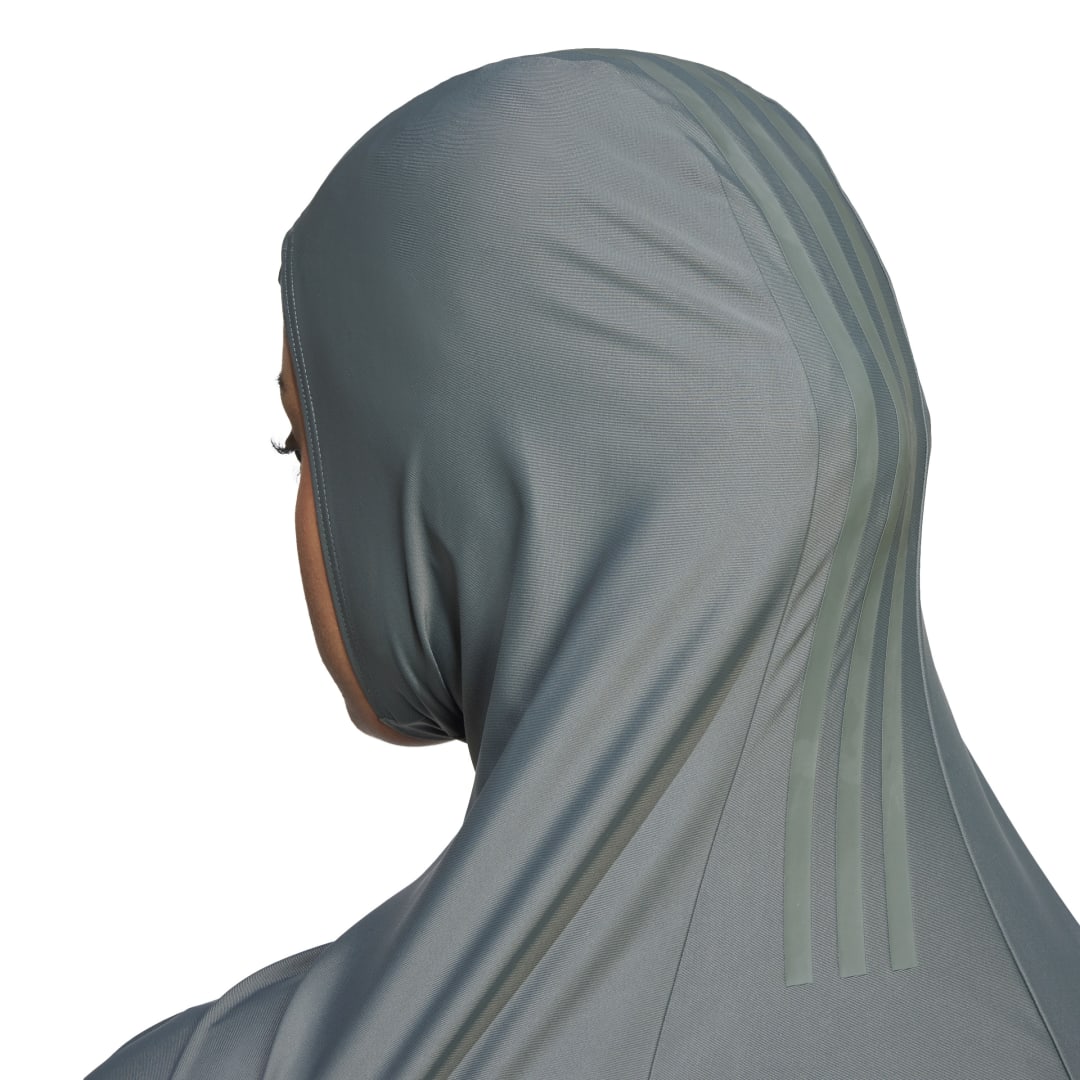 حجاب سباحة بثلاث خطوط