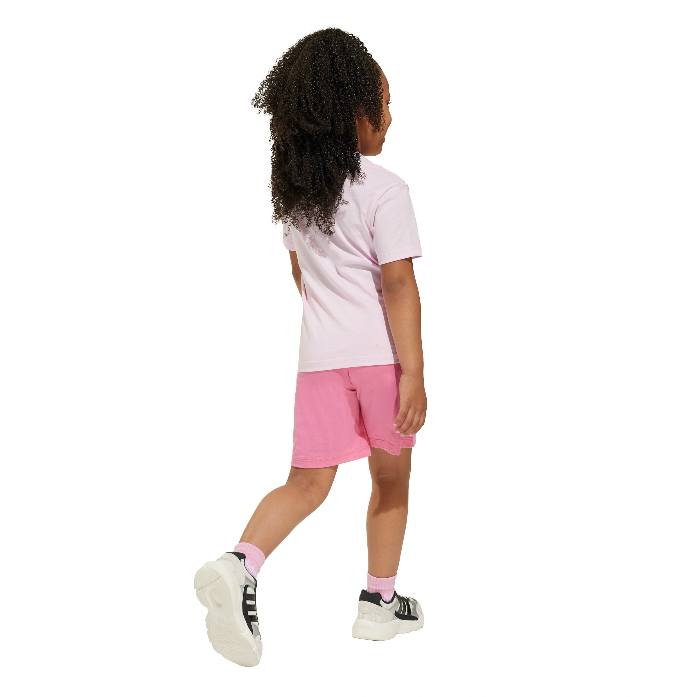 طقم إسينشالز