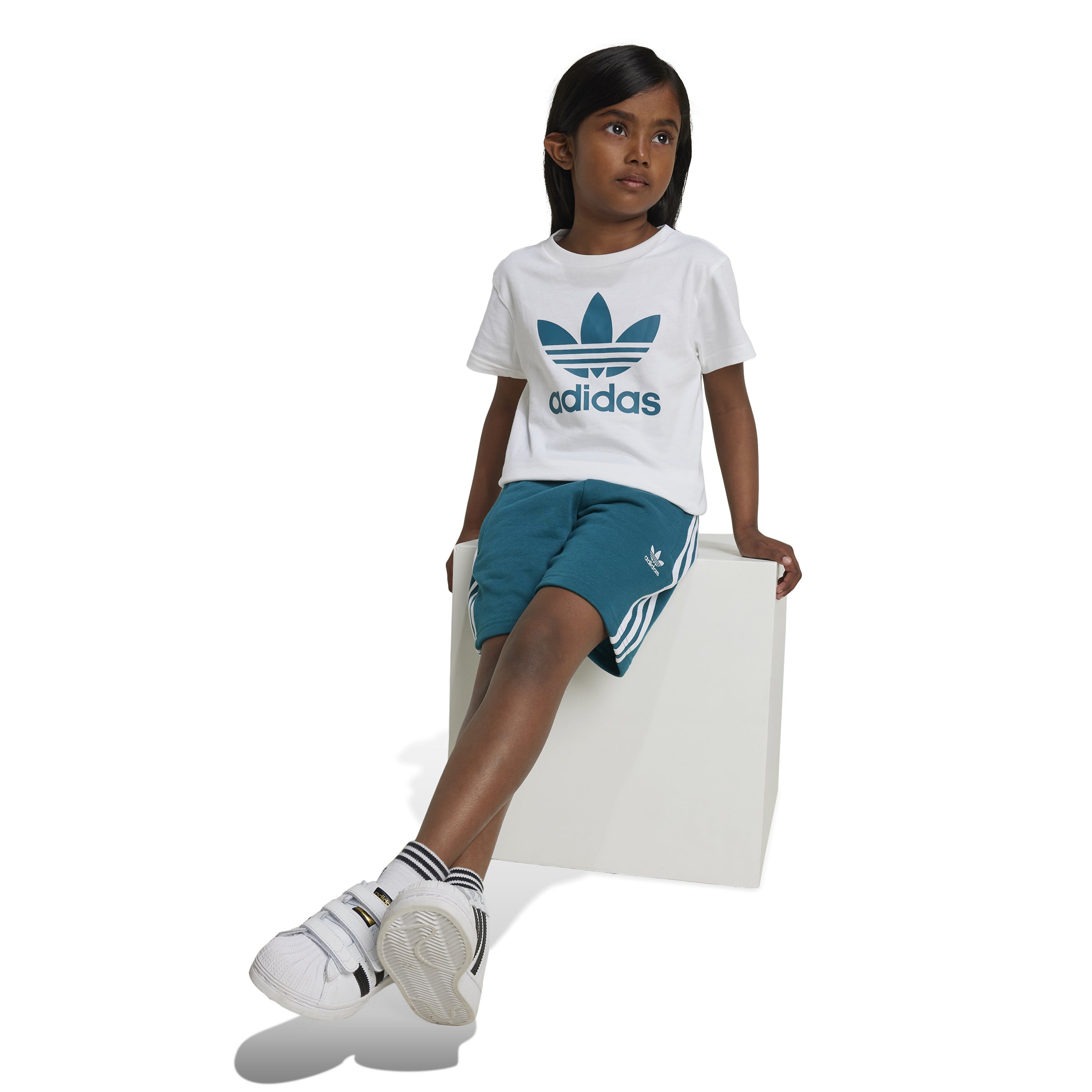 مجموعة شورت وقميص Adicolor Matchig