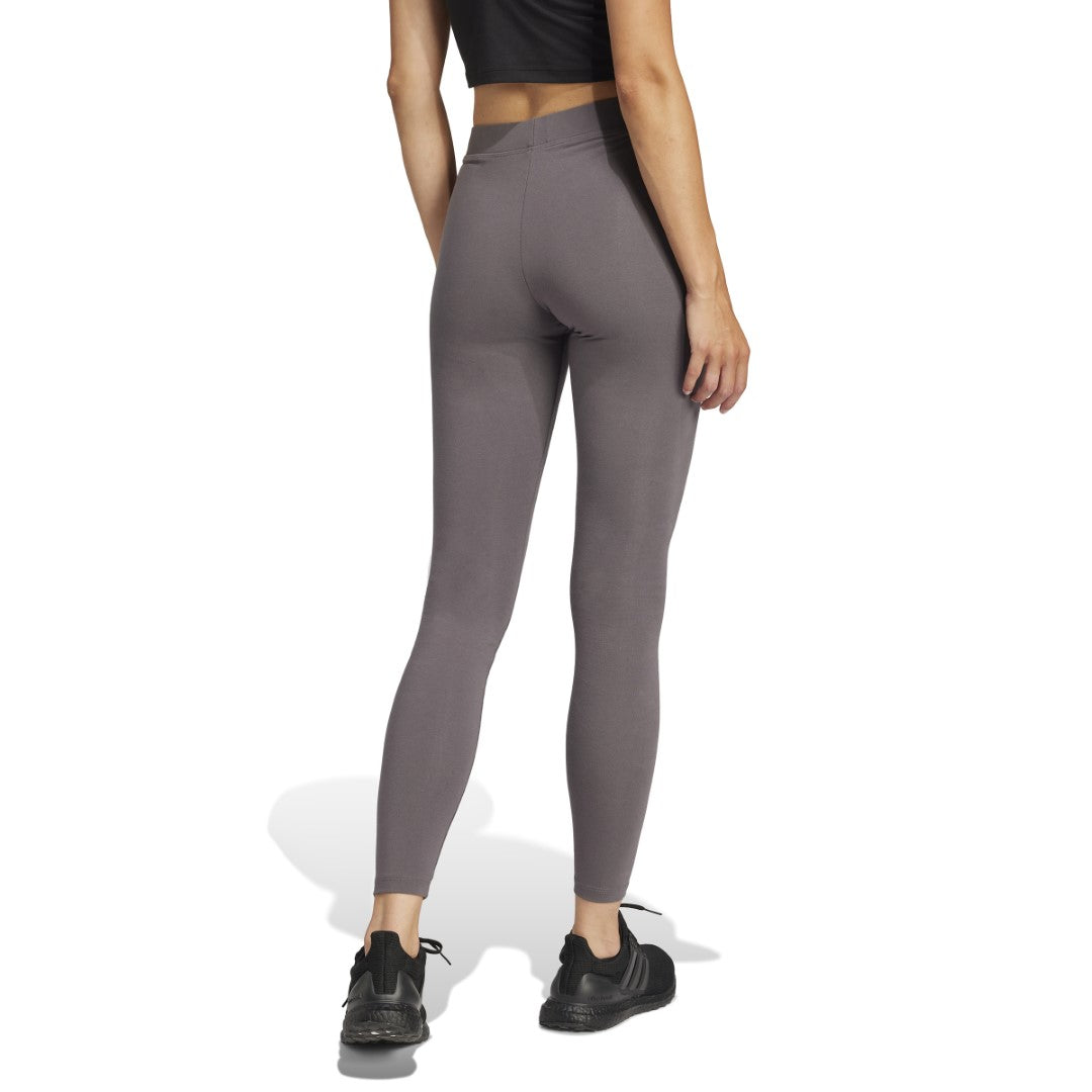 ليجنز إسينشالز لينير