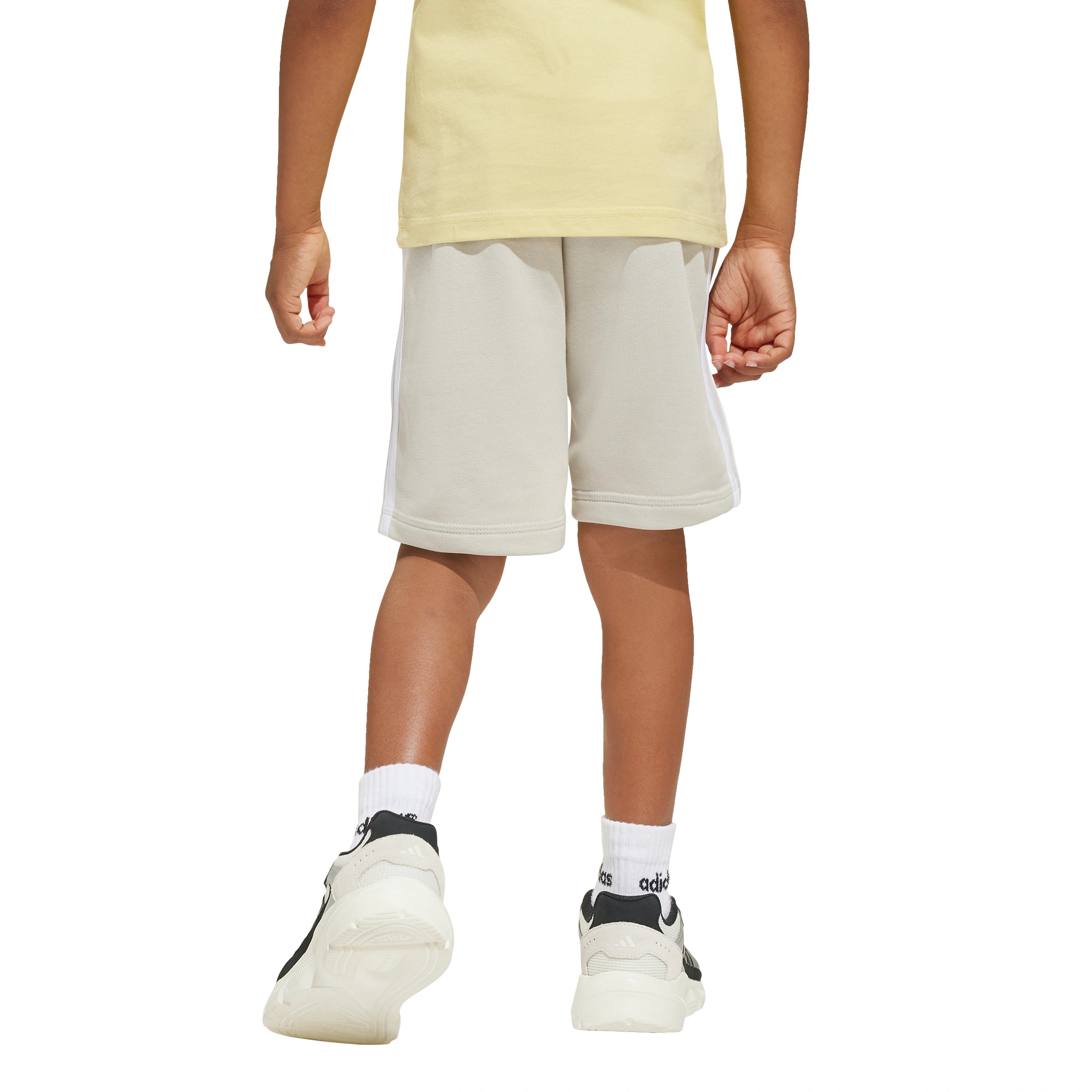 شورت اسينشالز