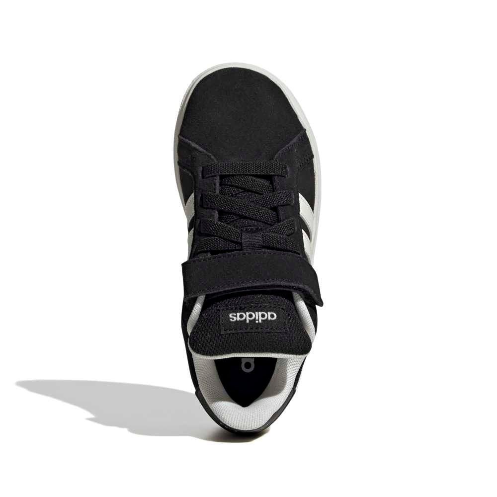 حذاء جراند كورت للأطفال من العقد الأول من القرن الحادي والعشرين