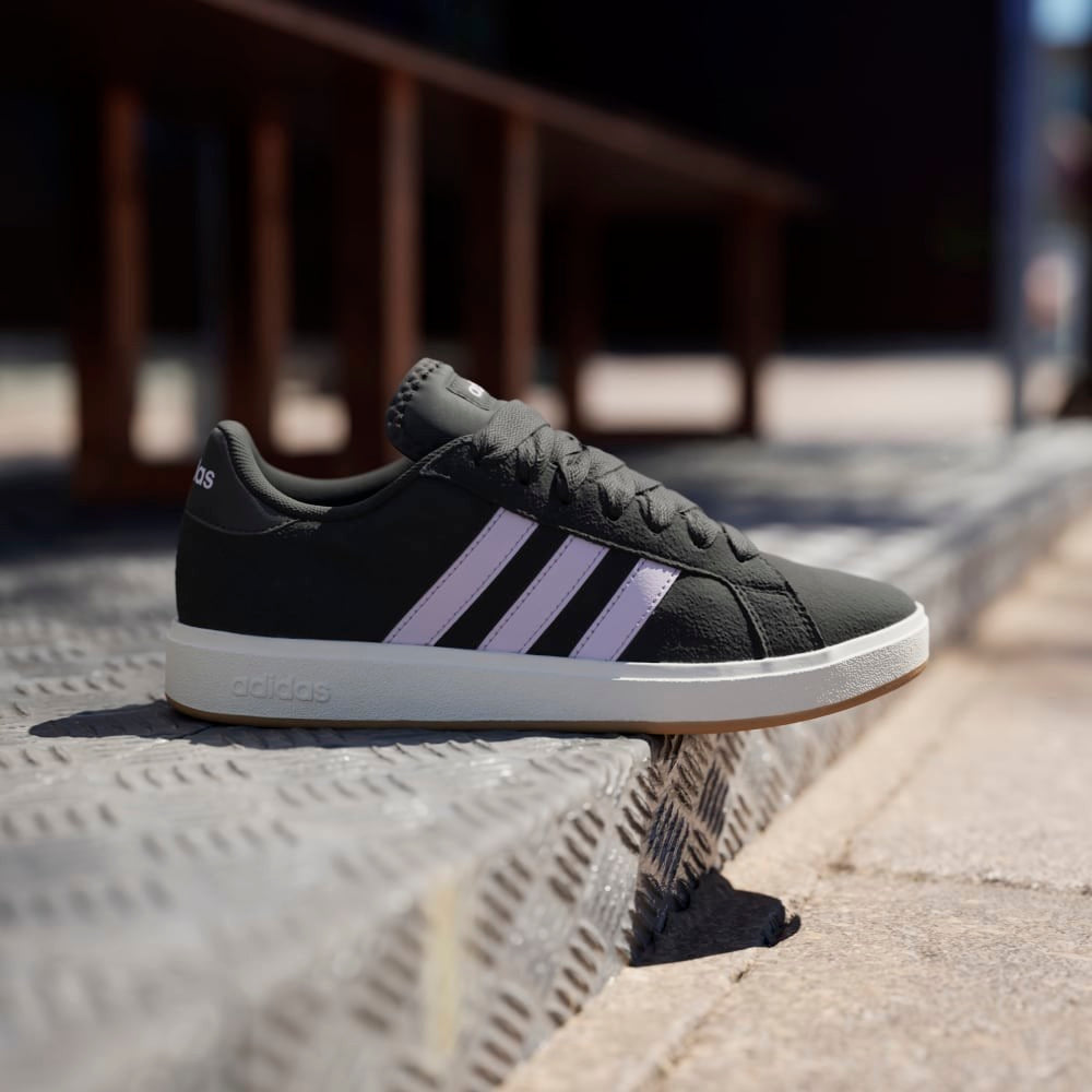 Grand Court Base 00s Shoes