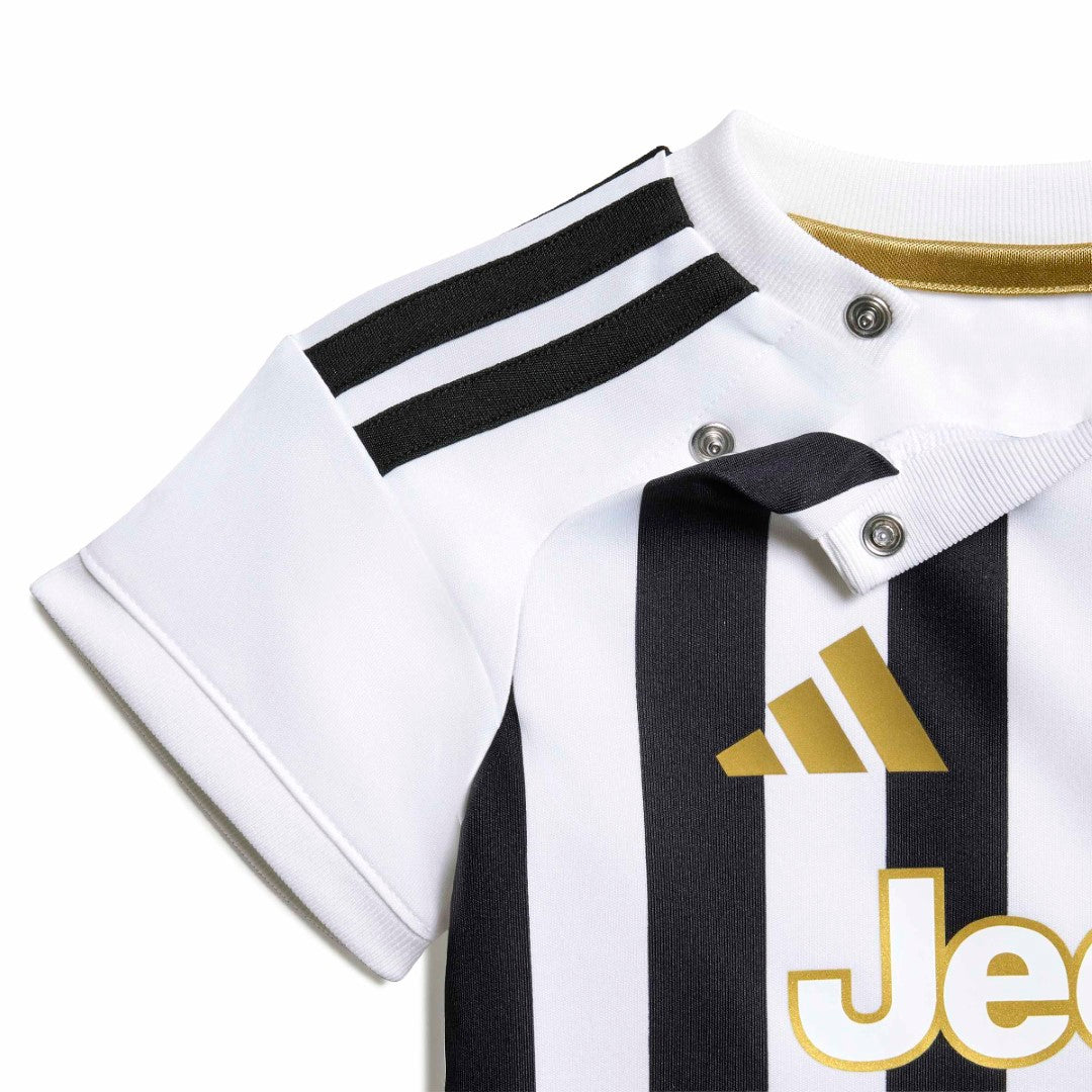 Juventus 26/27 Home Kit
