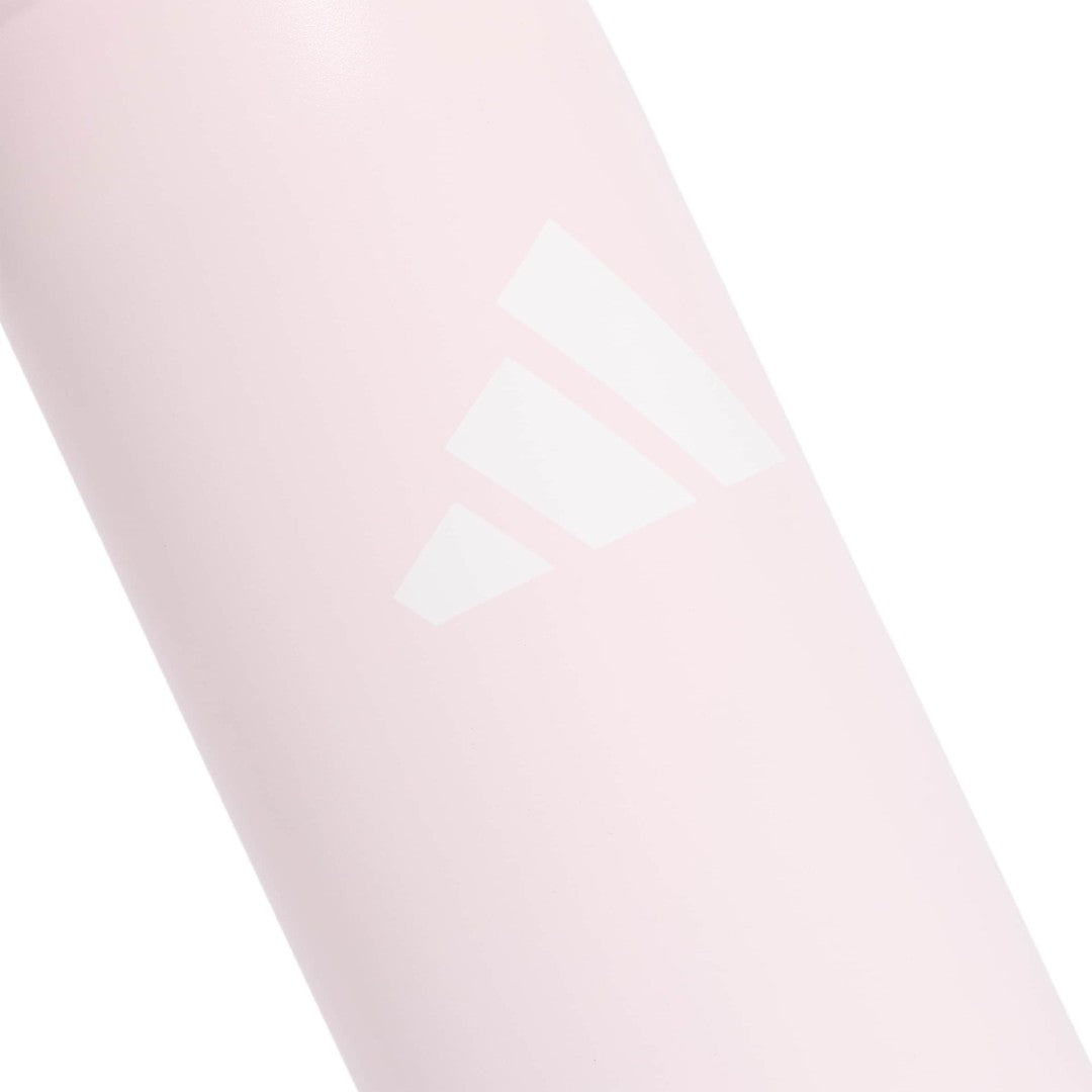 زجاجة مياه معدنية بغطاء لولبي 0.6 لتر