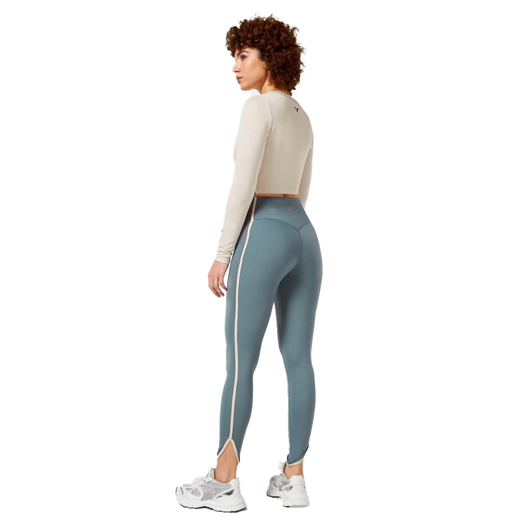 ليجنز ريتروجراد شيك