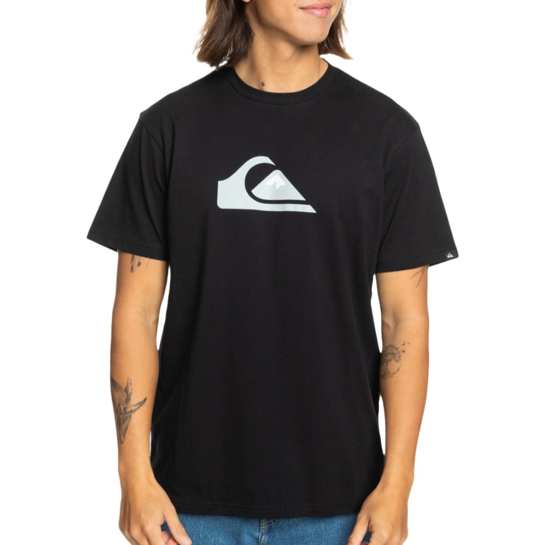 تيشيرت كومب لوجو