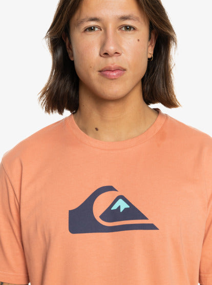 تيشيرت كومب لوجو