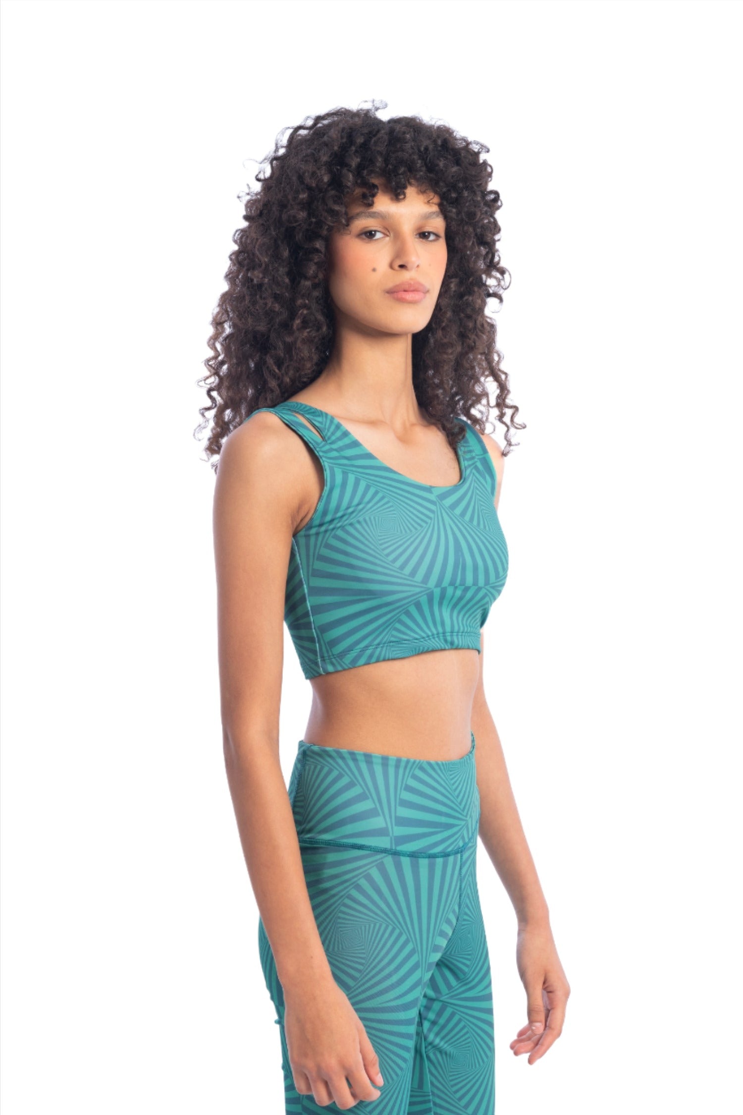 سبورت برا ريترو مخططة بحمالتين