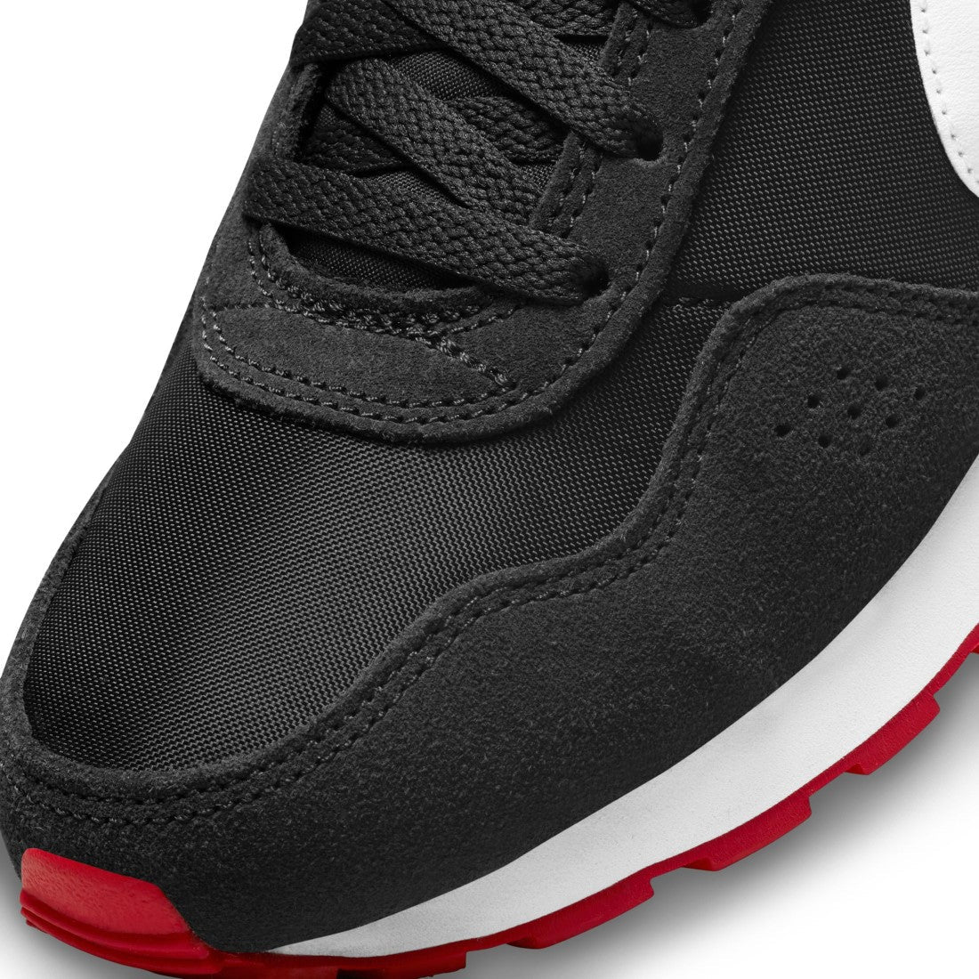 حذاء للاستخدام اليومي ام دي فاليانت