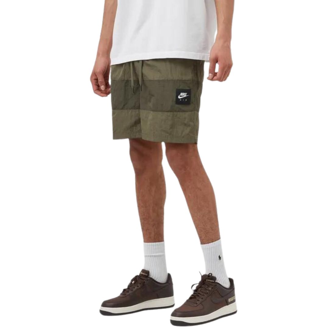 Nike modern best sale lightweight cargo shorts