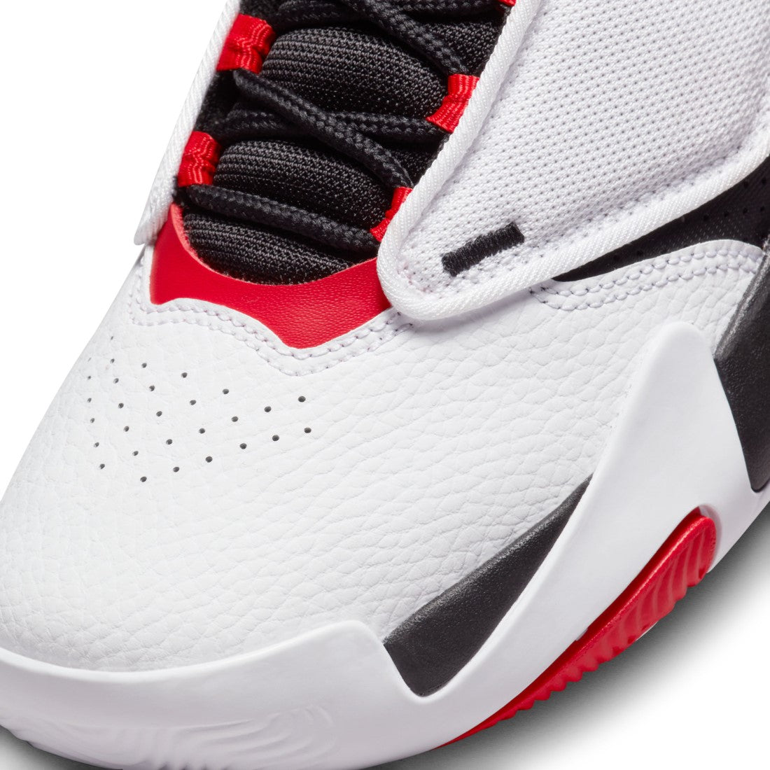Jordan Max Aura 4 Basketball Shoes
