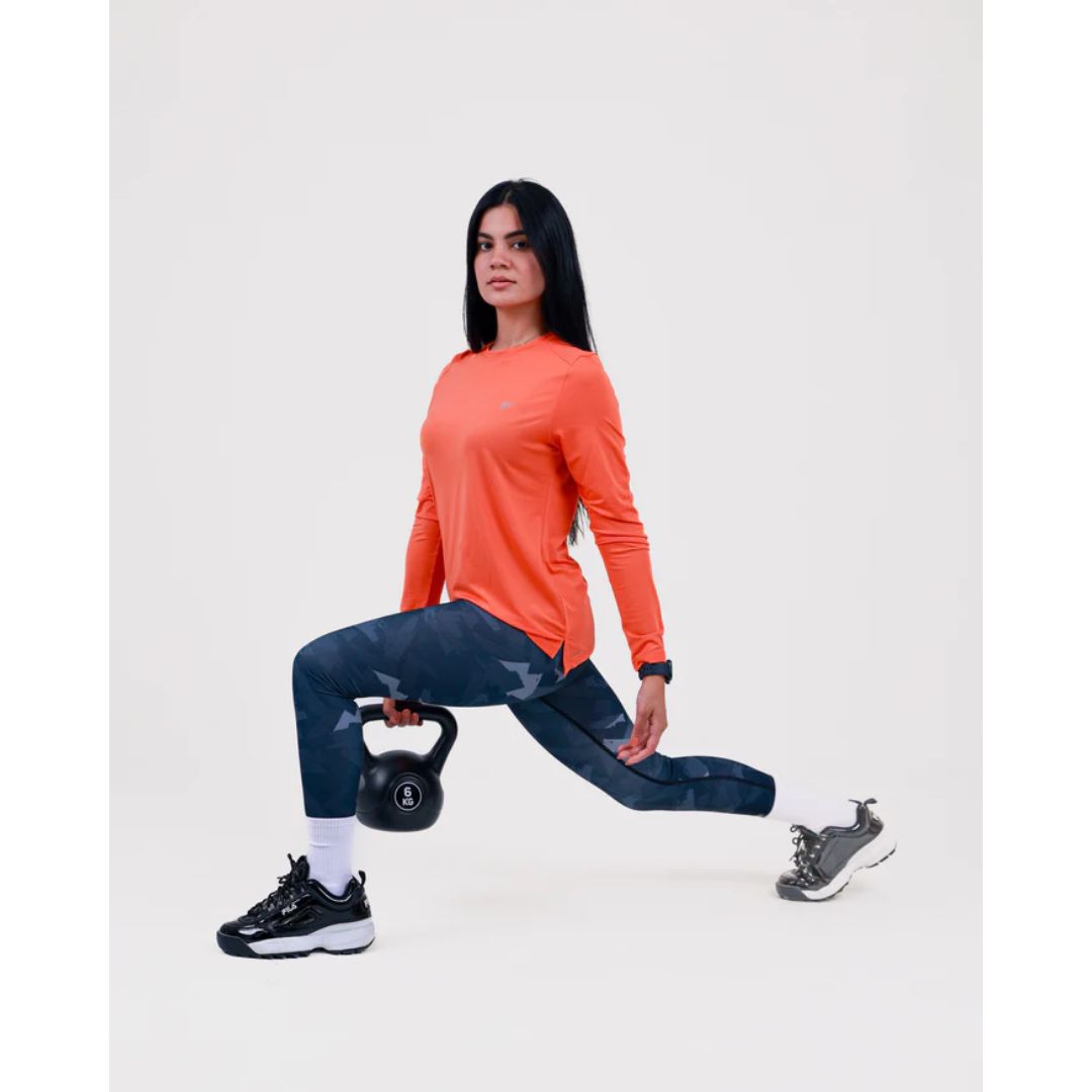 تيشيرت إسينشالز بأكمام طويلة