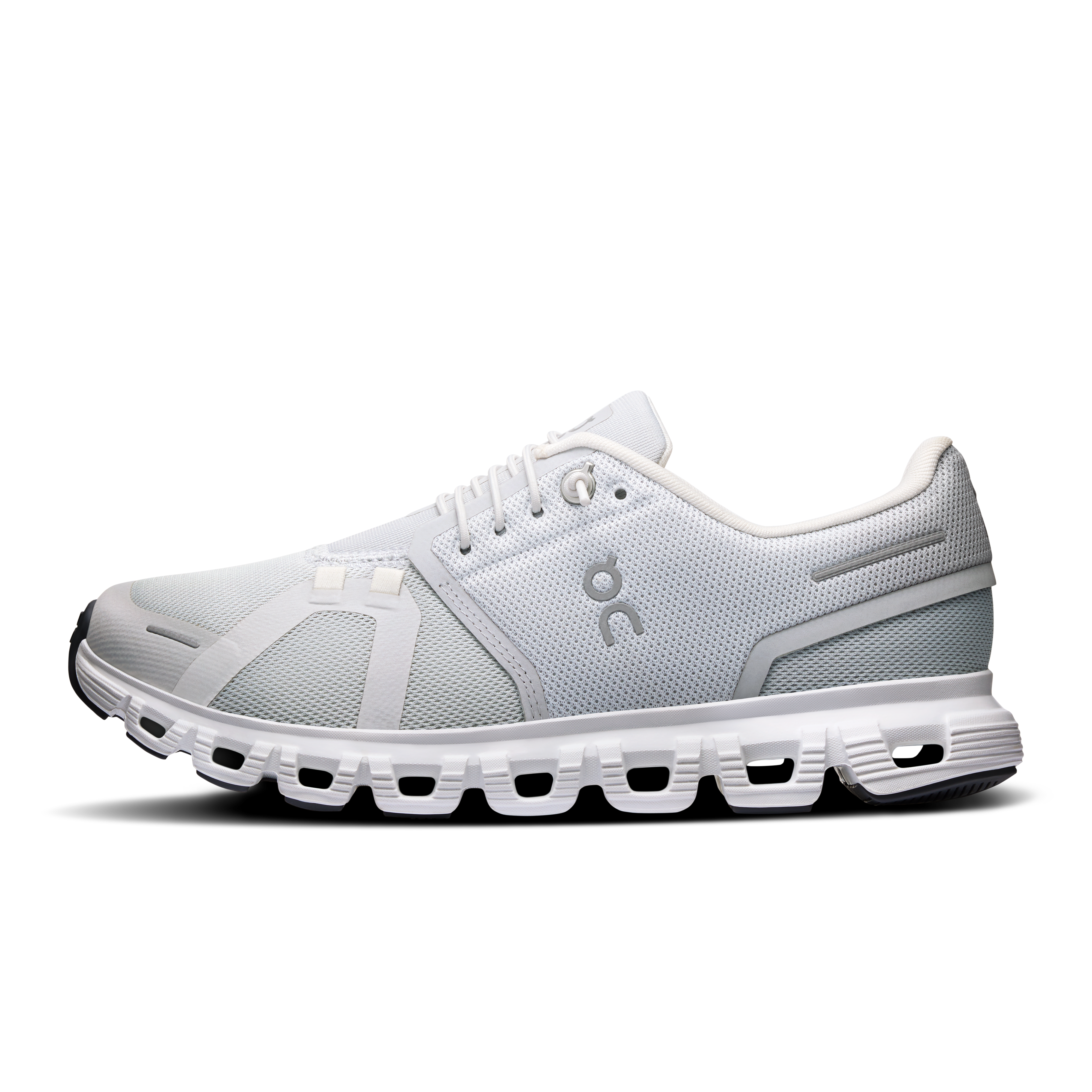 حذاء للاستخدام اليومي كلاود 6