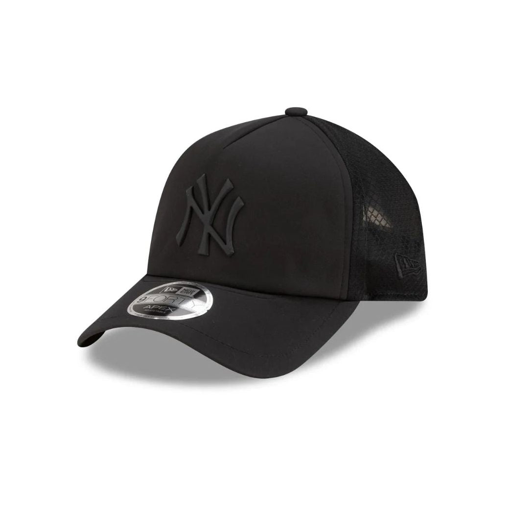 Clean Trucker New York Yankees Cap