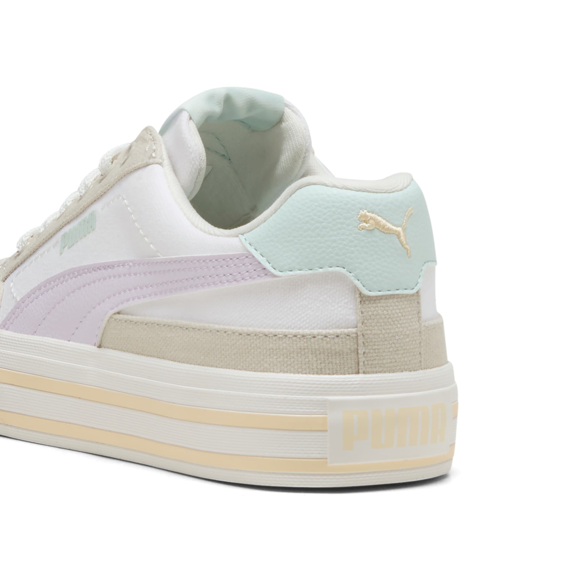 Court Classic Vulc F Shoes