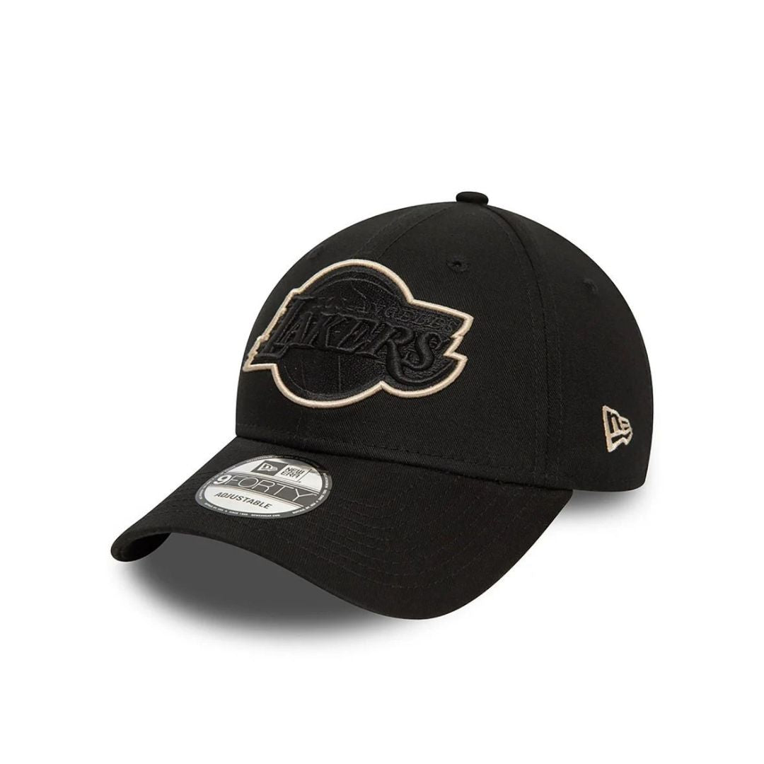 Team Outline 9Forty Los Angeles Lakers Cap
