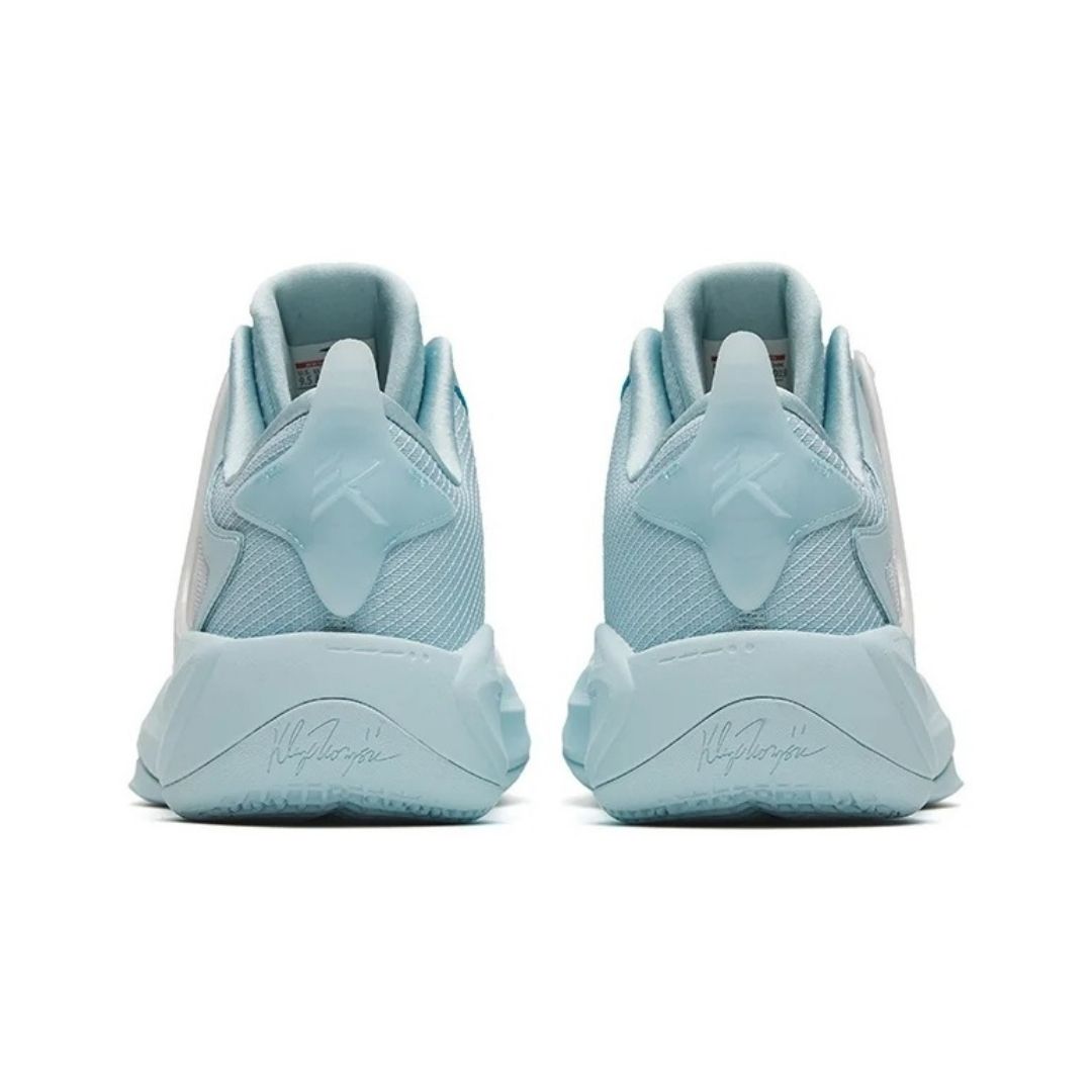 Light Cavalry 8.0 Basketball Shoes