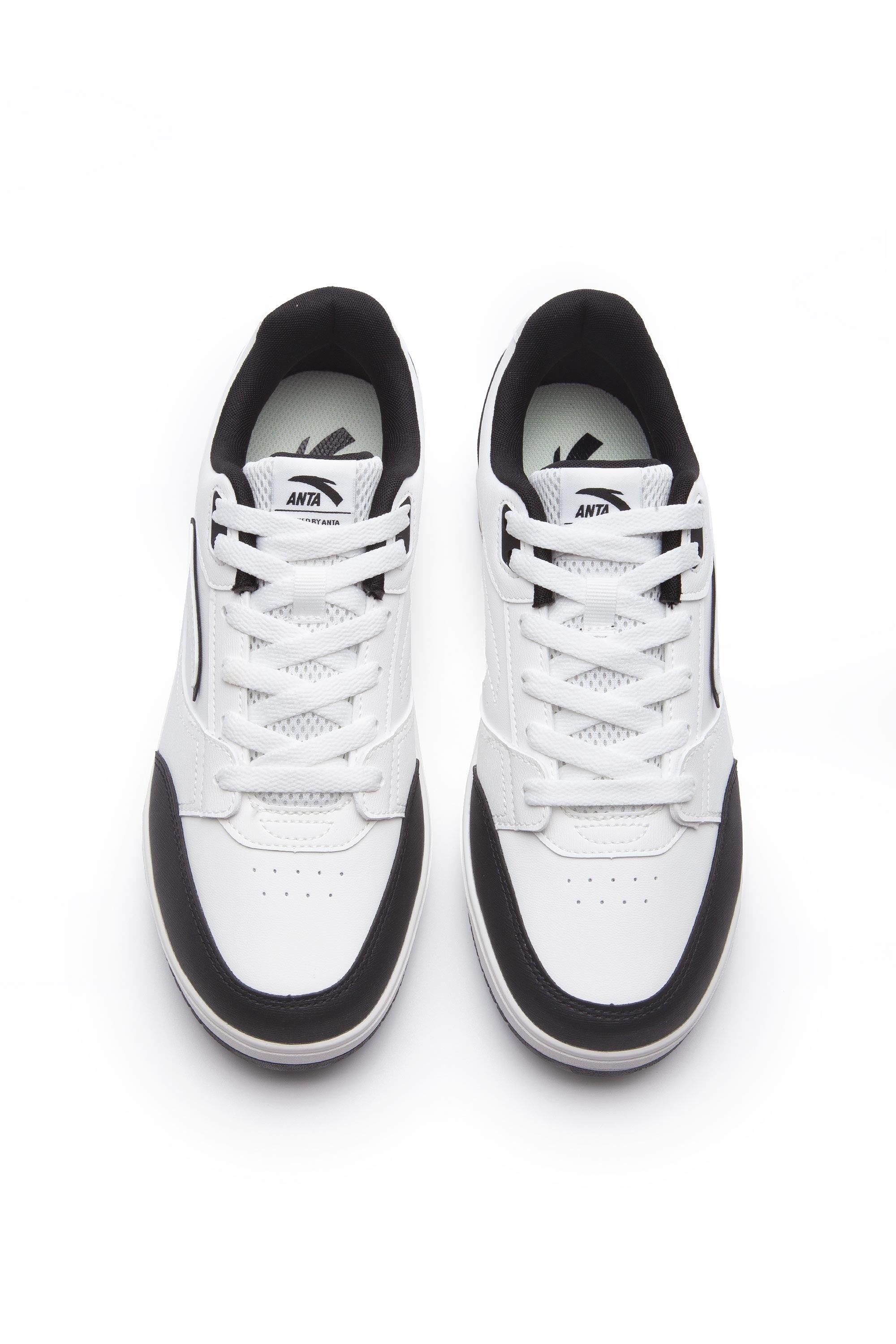 Basic Classic Lifestyle Shoes